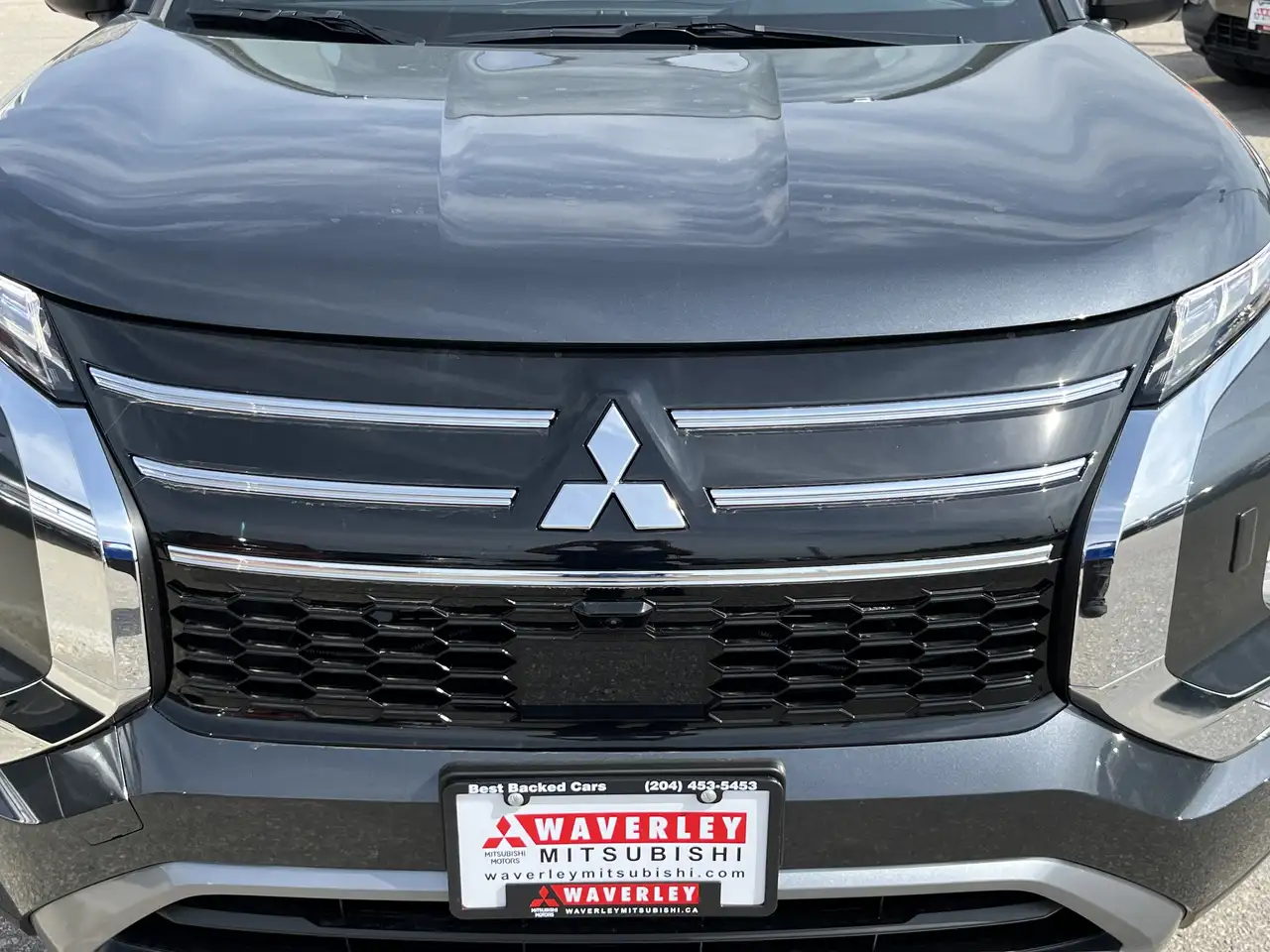 Mitsubishi Outlander снимка Mitsubishi Outlander