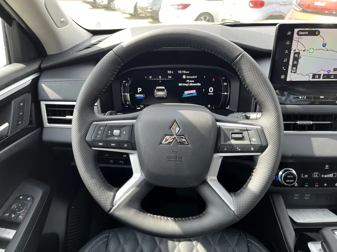 Mitsubishi Outlander снимка Mitsubishi Outlander