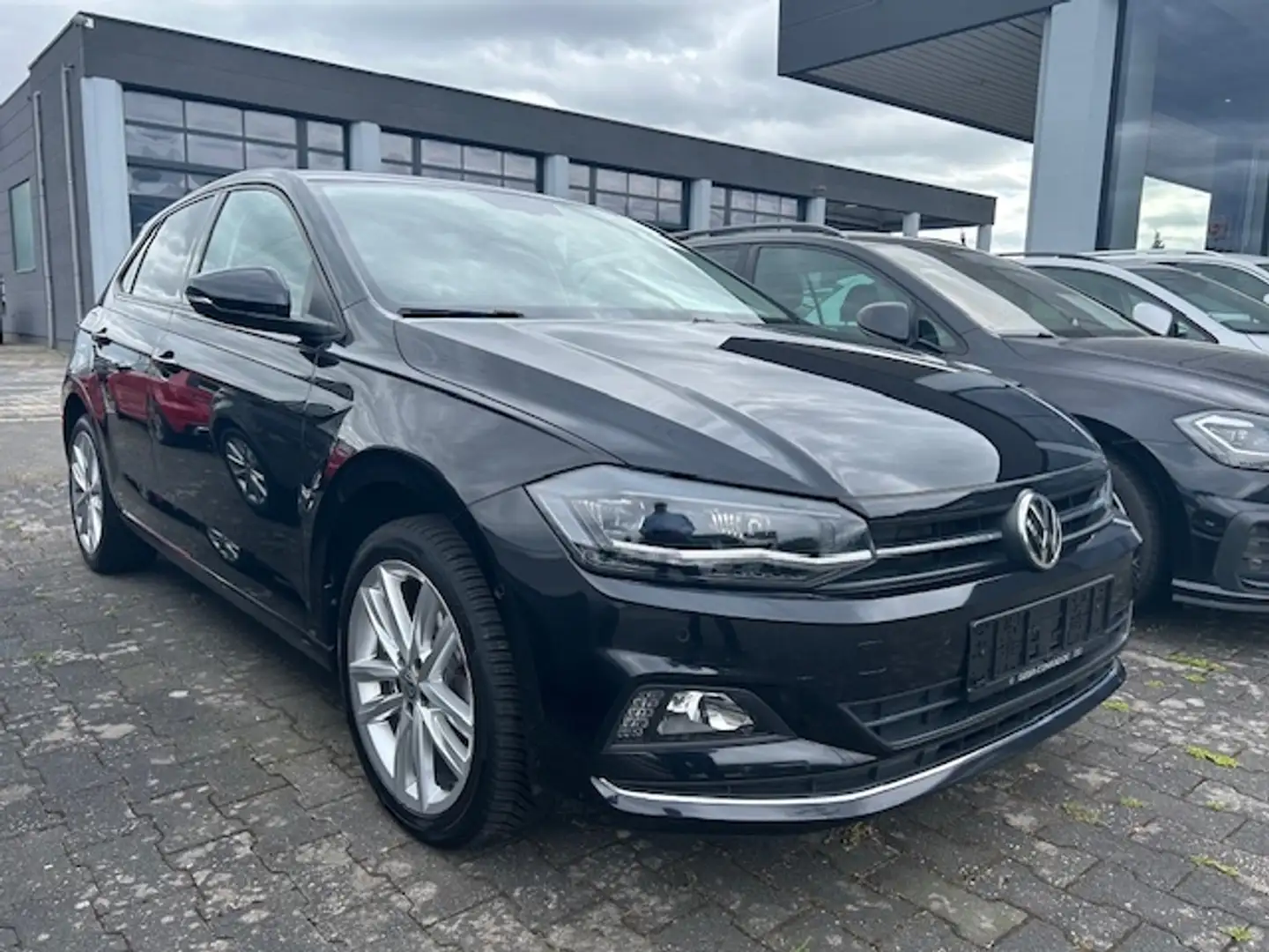 Volkswagen Polo TSI Highline, NP: 26.500 € Schwarz - 2