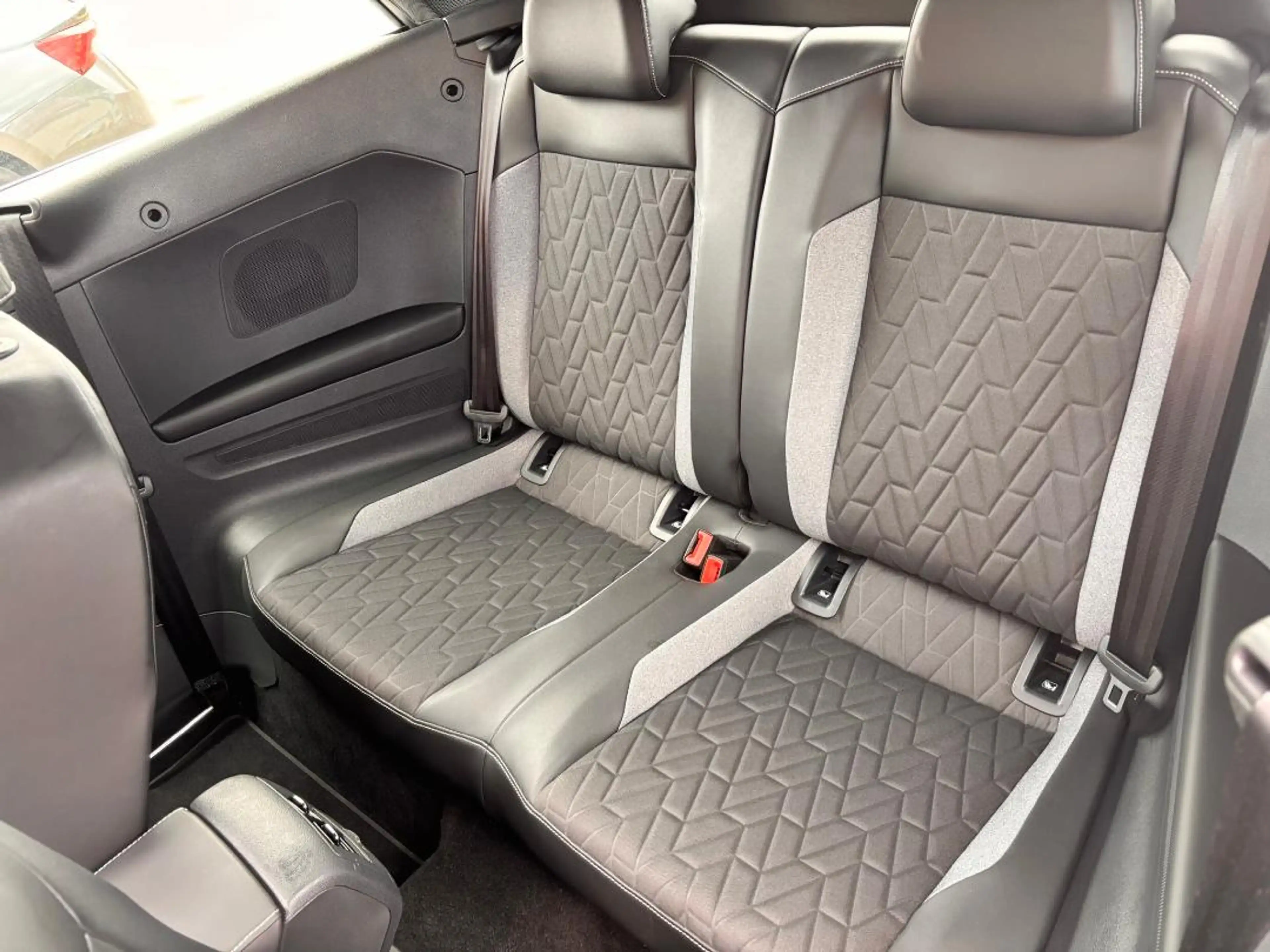 Volkswagen T-Roc Cabrio Style 1.0 l TSI+KAMERA+NAVI+DAB — photo 7