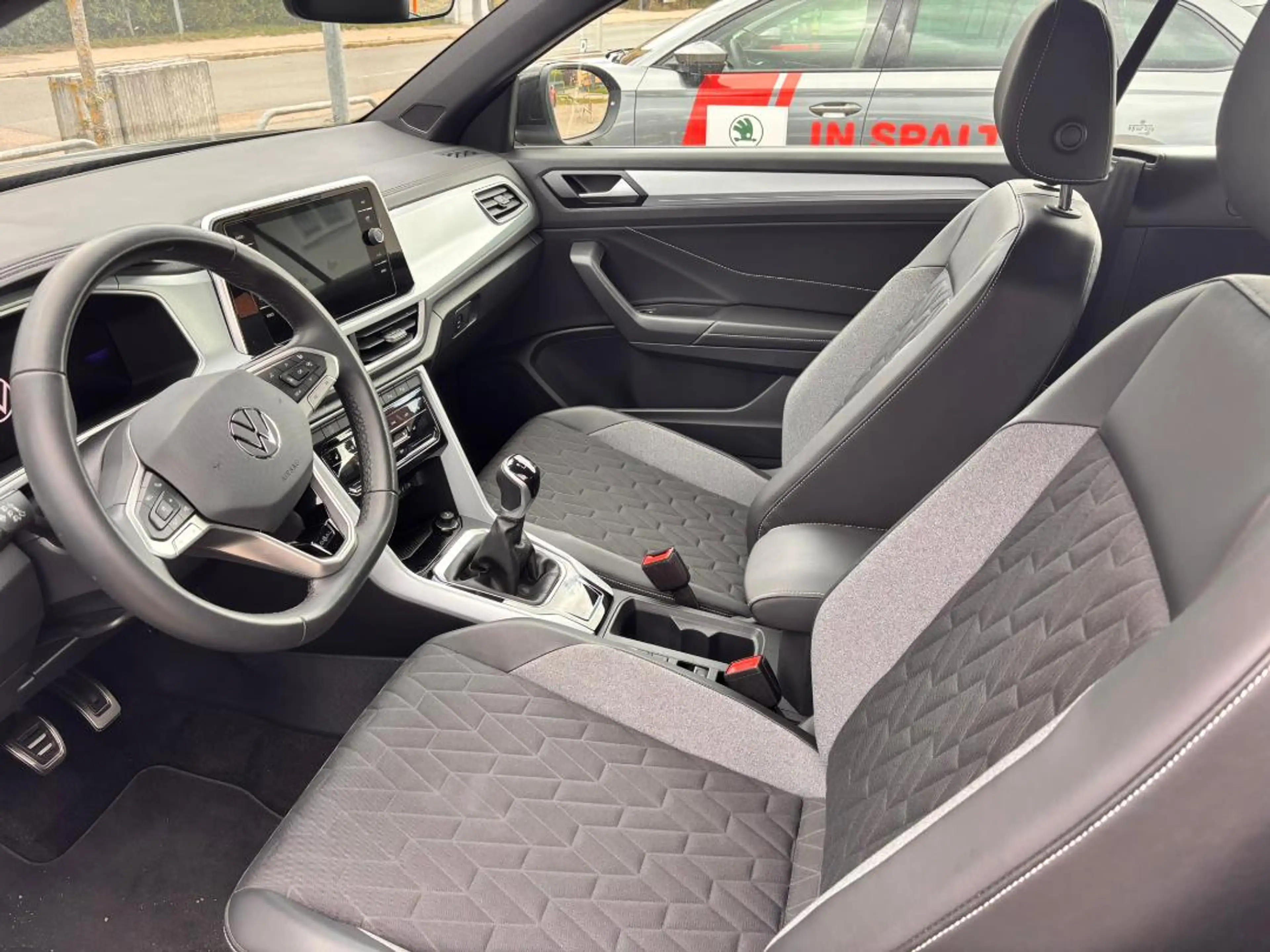 Volkswagen T-Roc Cabrio Style 1.0 l TSI+KAMERA+NAVI+DAB — photo 6