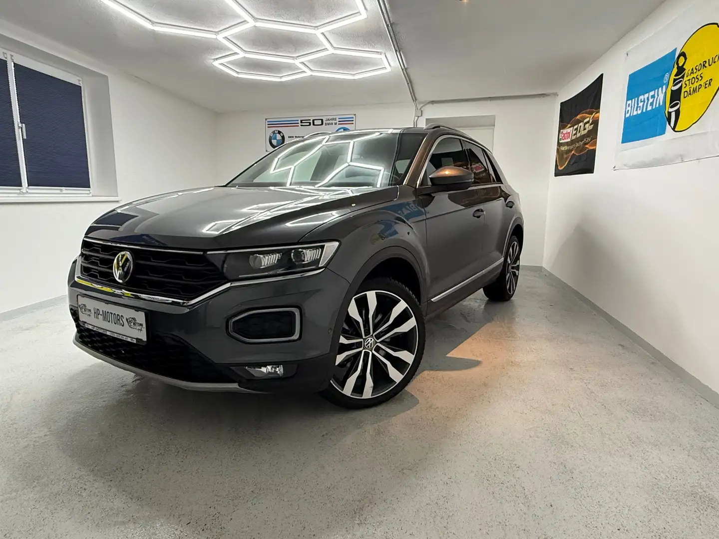 Volkswagen T-Roc *Sport*LED*AHK*Rückfahrkamera*Garantie* Grau - 1