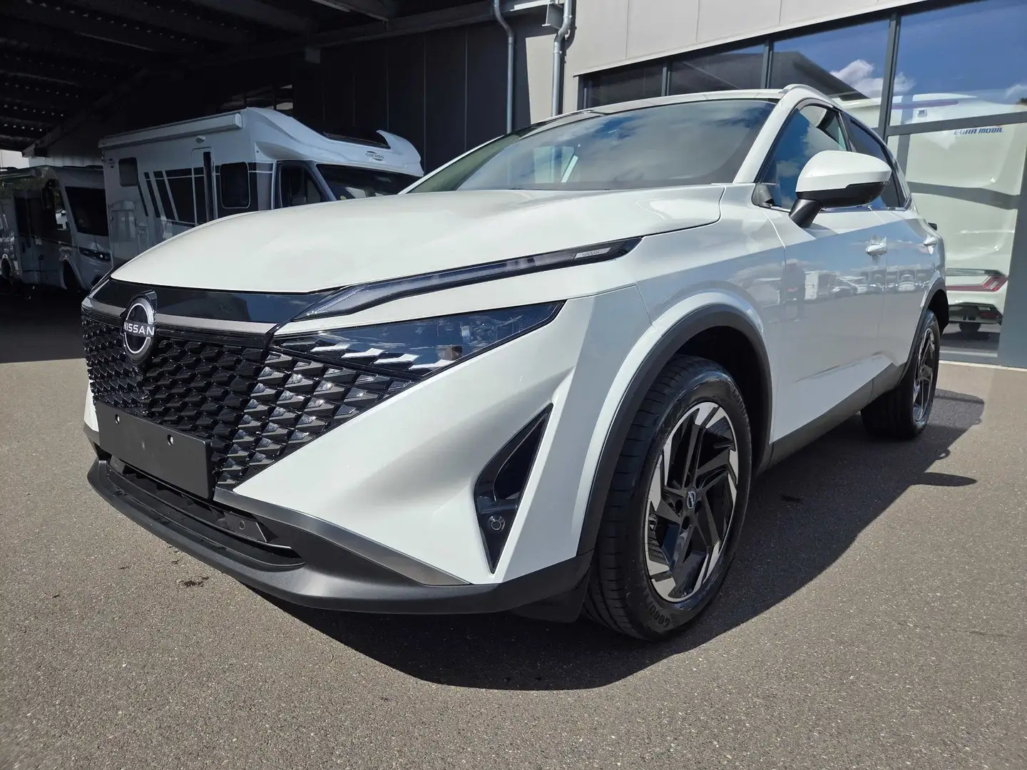 Nissan Qashqai 1.3 AT MHEV MJ 2025 Connecta 18LM NAV KAM DCT Blanc - 1