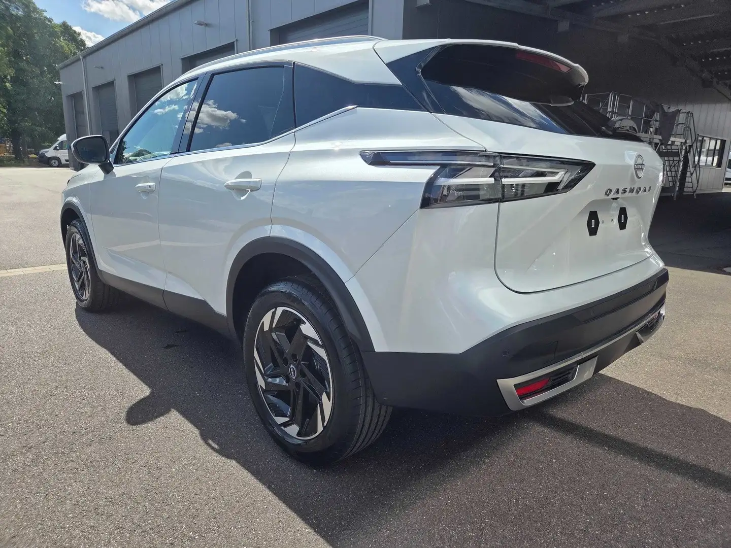 Nissan Qashqai 1.3 AT MHEV MJ 2025 Connecta 18LM NAV KAM DCT Blanc - 2
