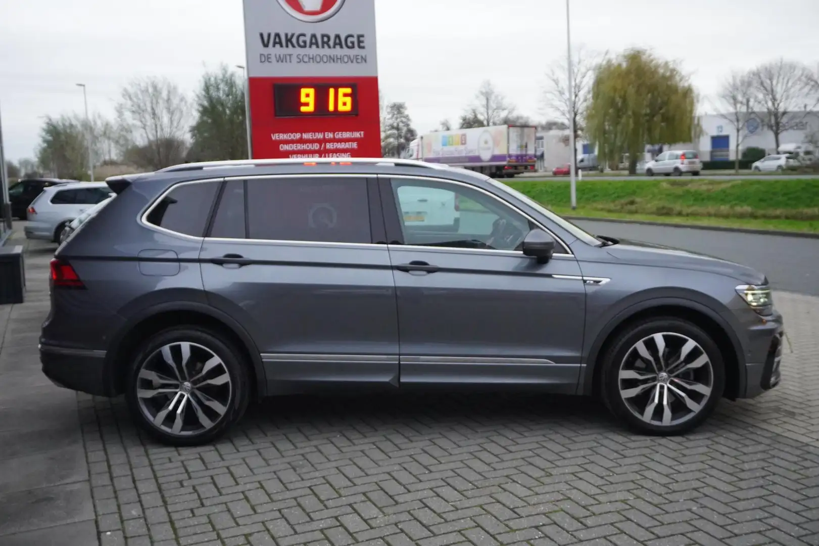 Volkswagen Tiguan Allspace 2.0 TSI 4Motion Highline Business R-Line 7p ; Pano Grigio - 2