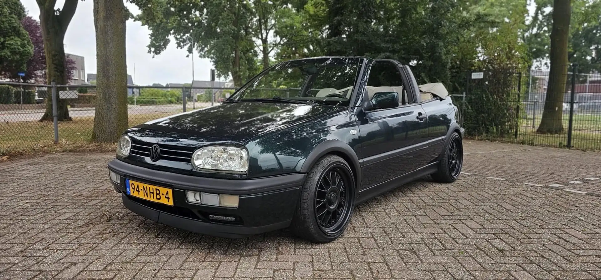 Volkswagen Golf Cabriolet Volkswagen Golf 1.6 (2006) Zwart - 1