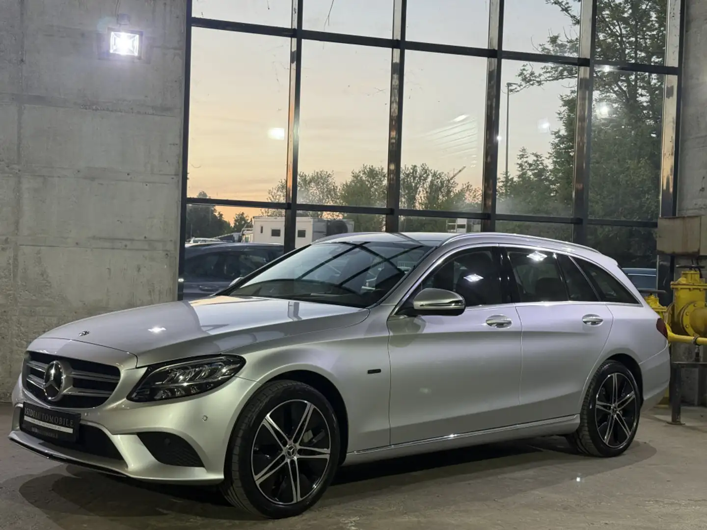 Mercedes-Benz C 300 e Avantgarde LED Navi Kamera Midline AHK Silber - 2