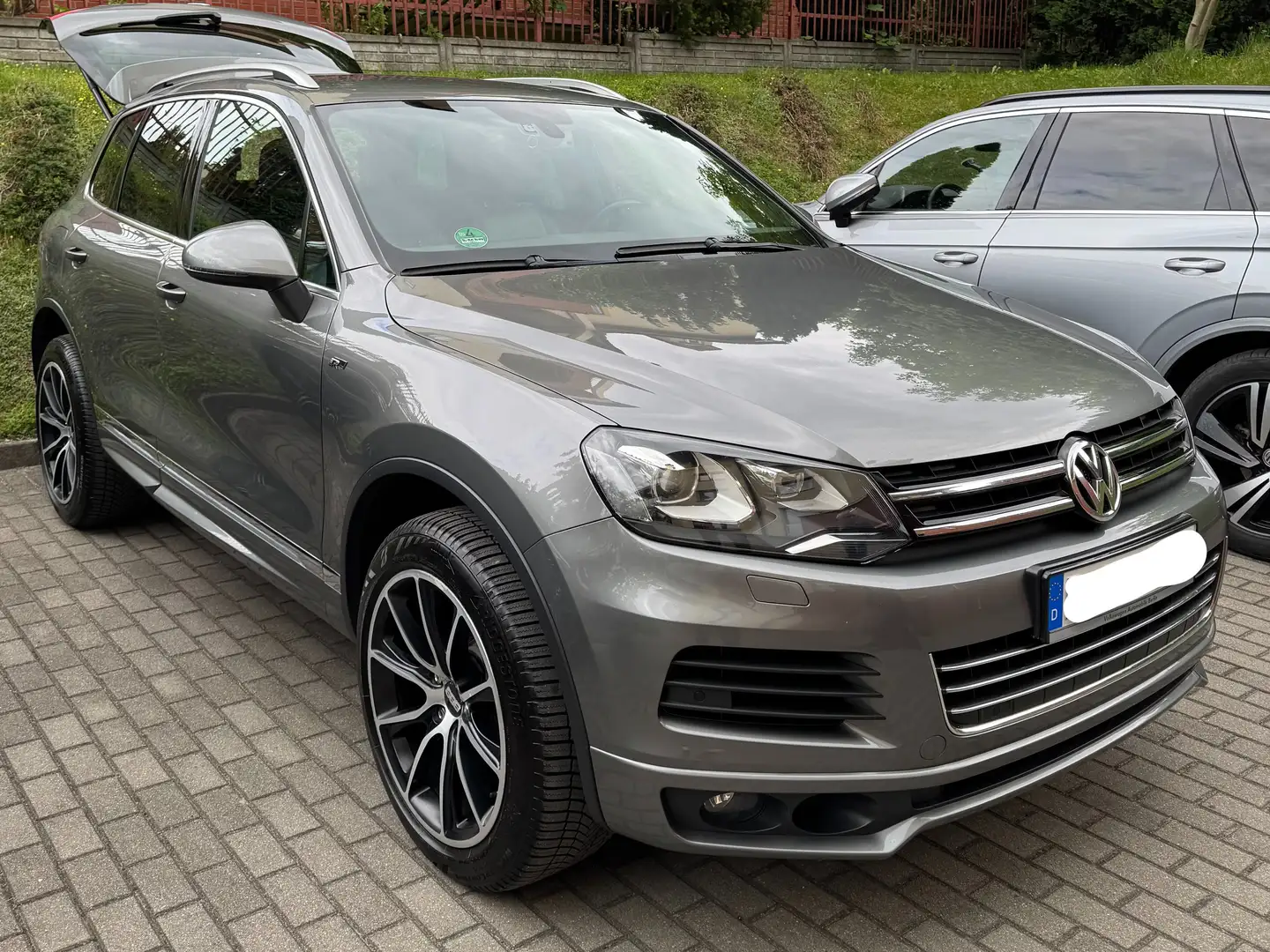 Volkswagen Touareg Touareg 3.0 V6 TDI R-Line - nur 172EUR Steuer/Jahr Grau - 2