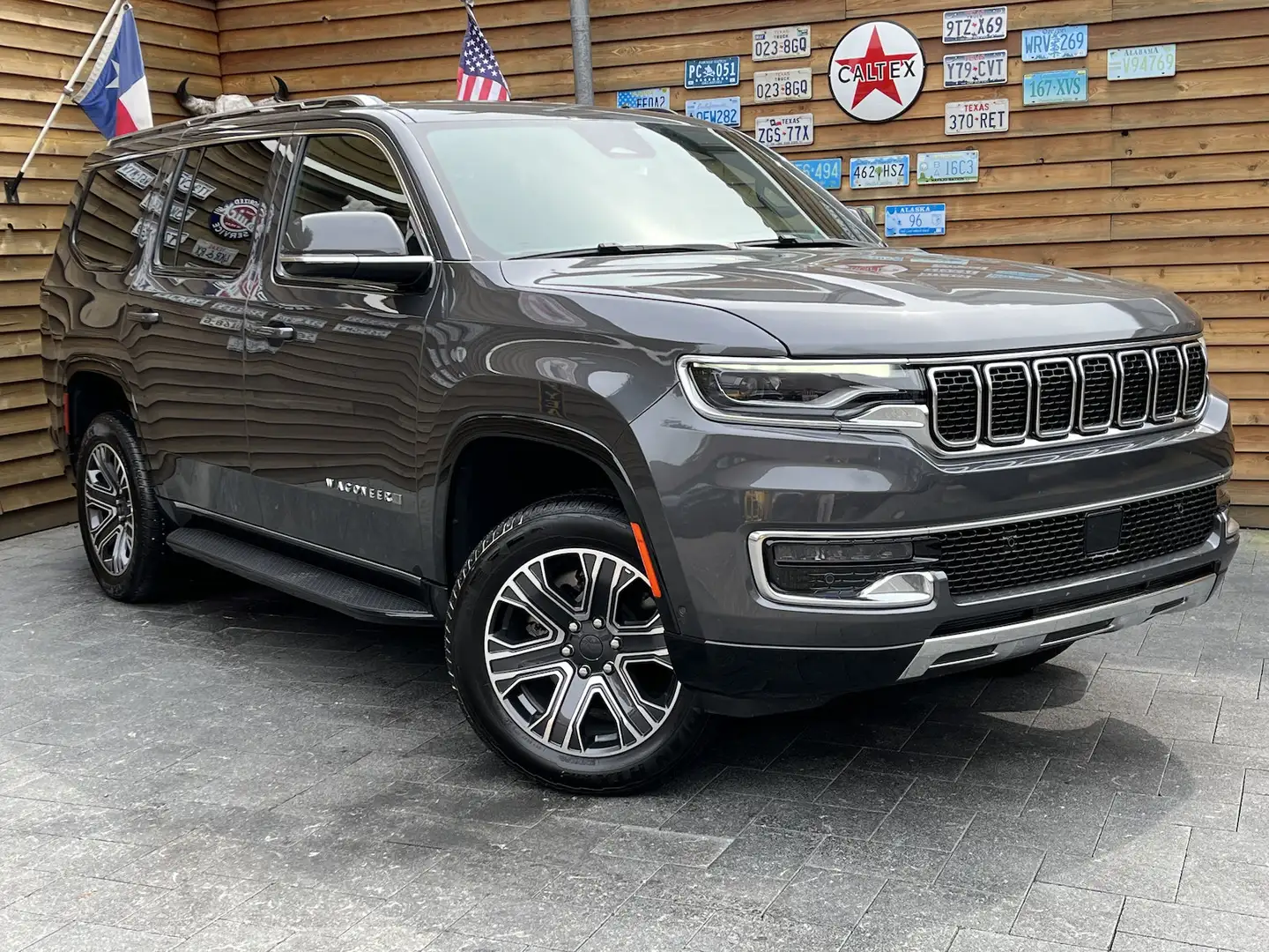 Jeep Wagoneer Series III 4X4 HeadUp Navi 8 Sitze AHK Grau - 2