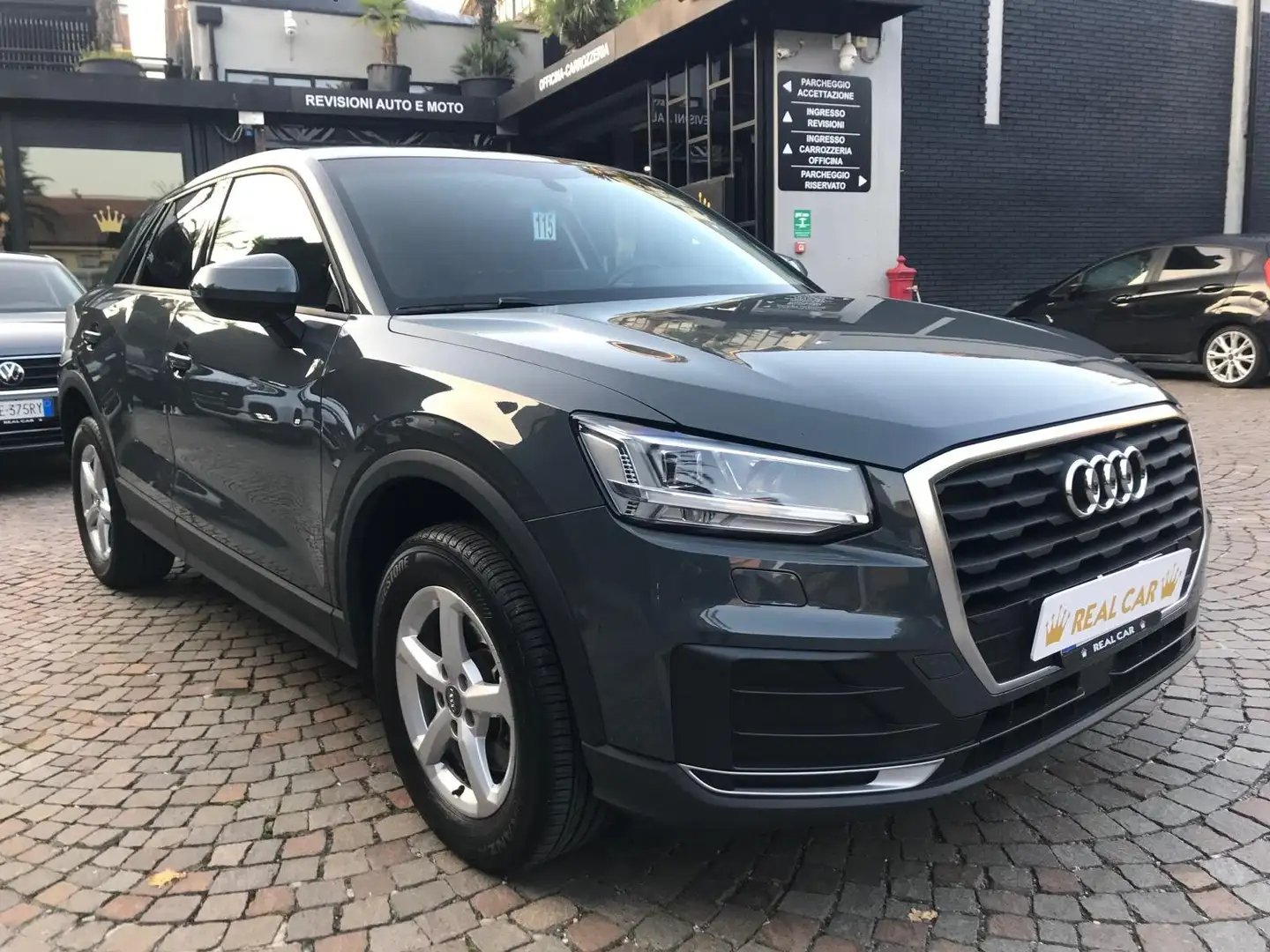 Audi Q2 Q2 I 2017 1.0 tfsi Business Grau - 1