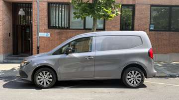 7.418 Km !  Essence / Automatique / TVA récupérable