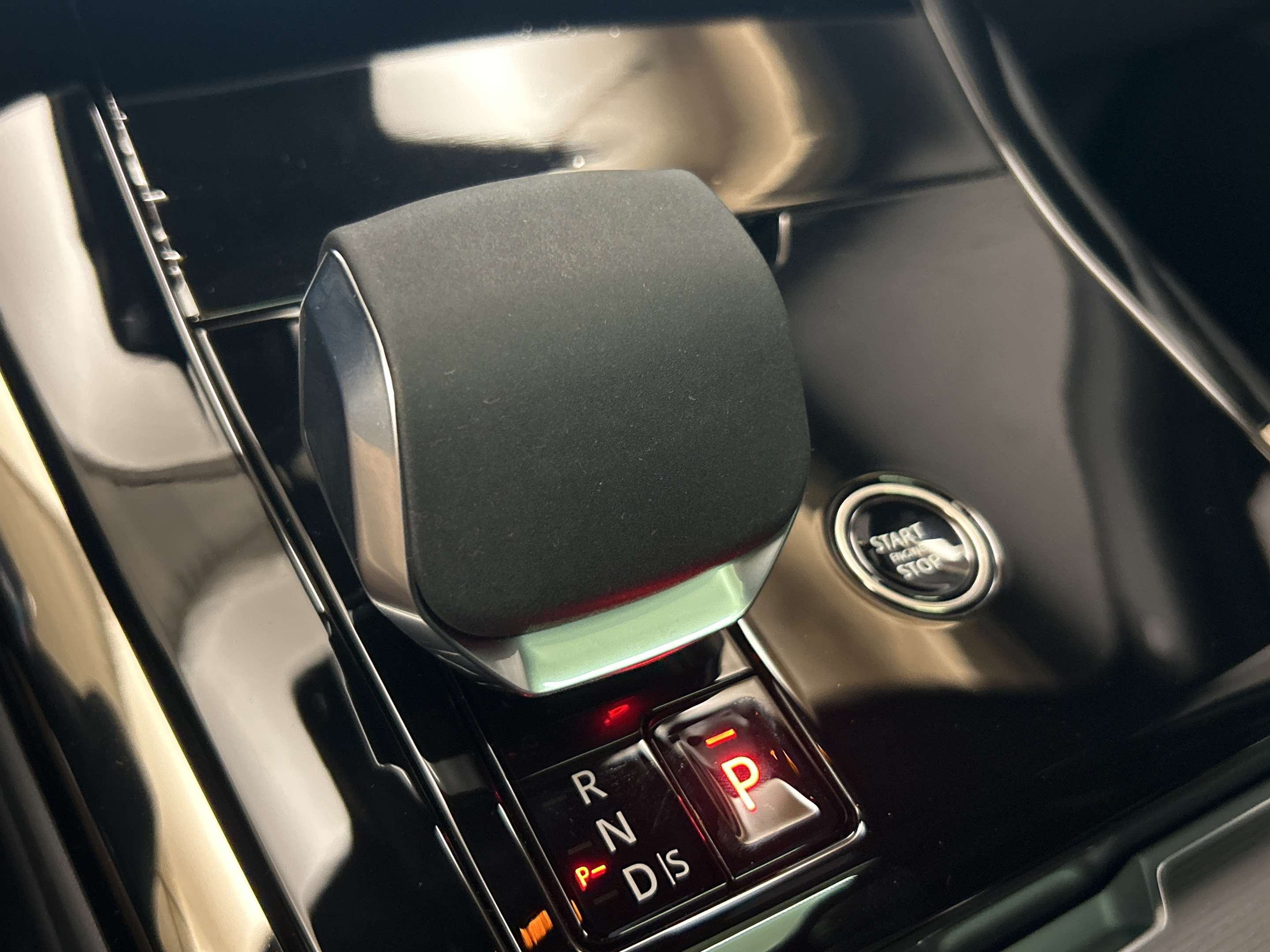 2026 Land Rover Range Rover Sport S thumb 9