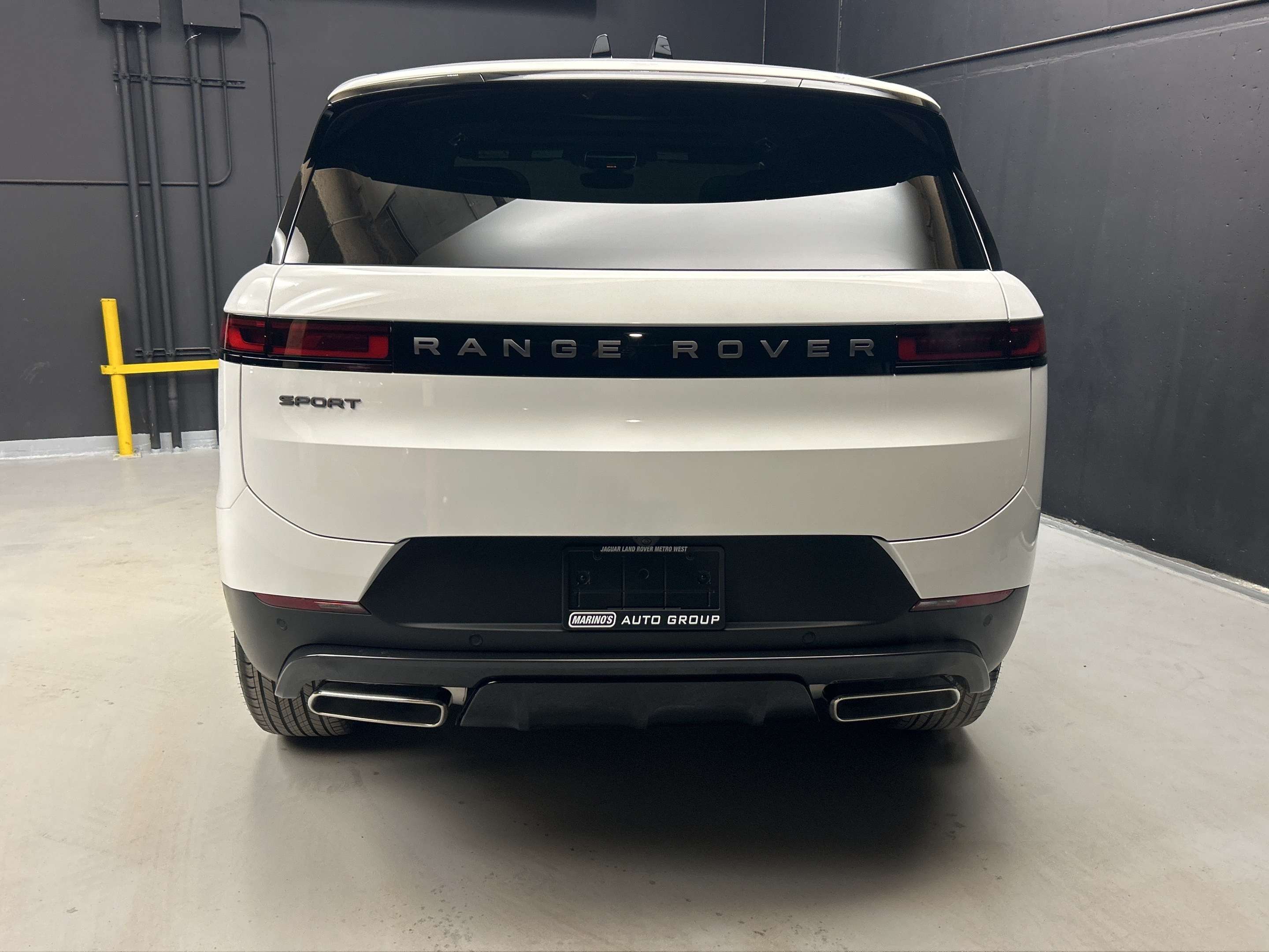 2026 Land Rover Range Rover Sport S alt 5
