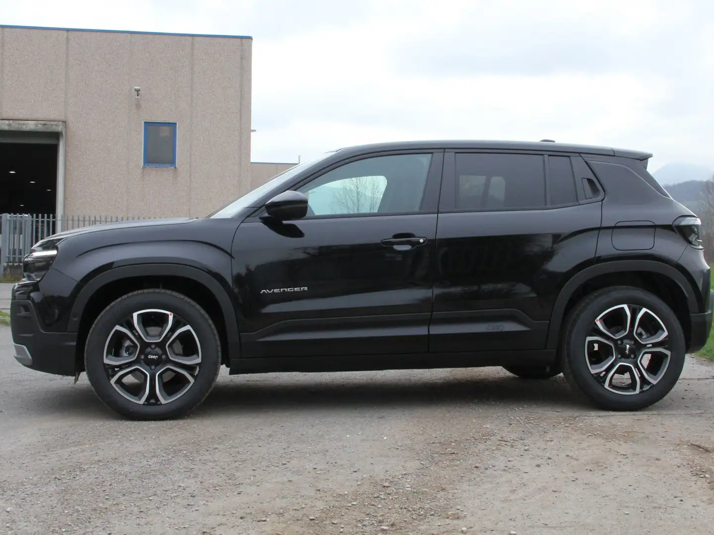 Jeep Avenger 1.2 turbo e-hybrid mhev Summit edct6 Zwart - 2