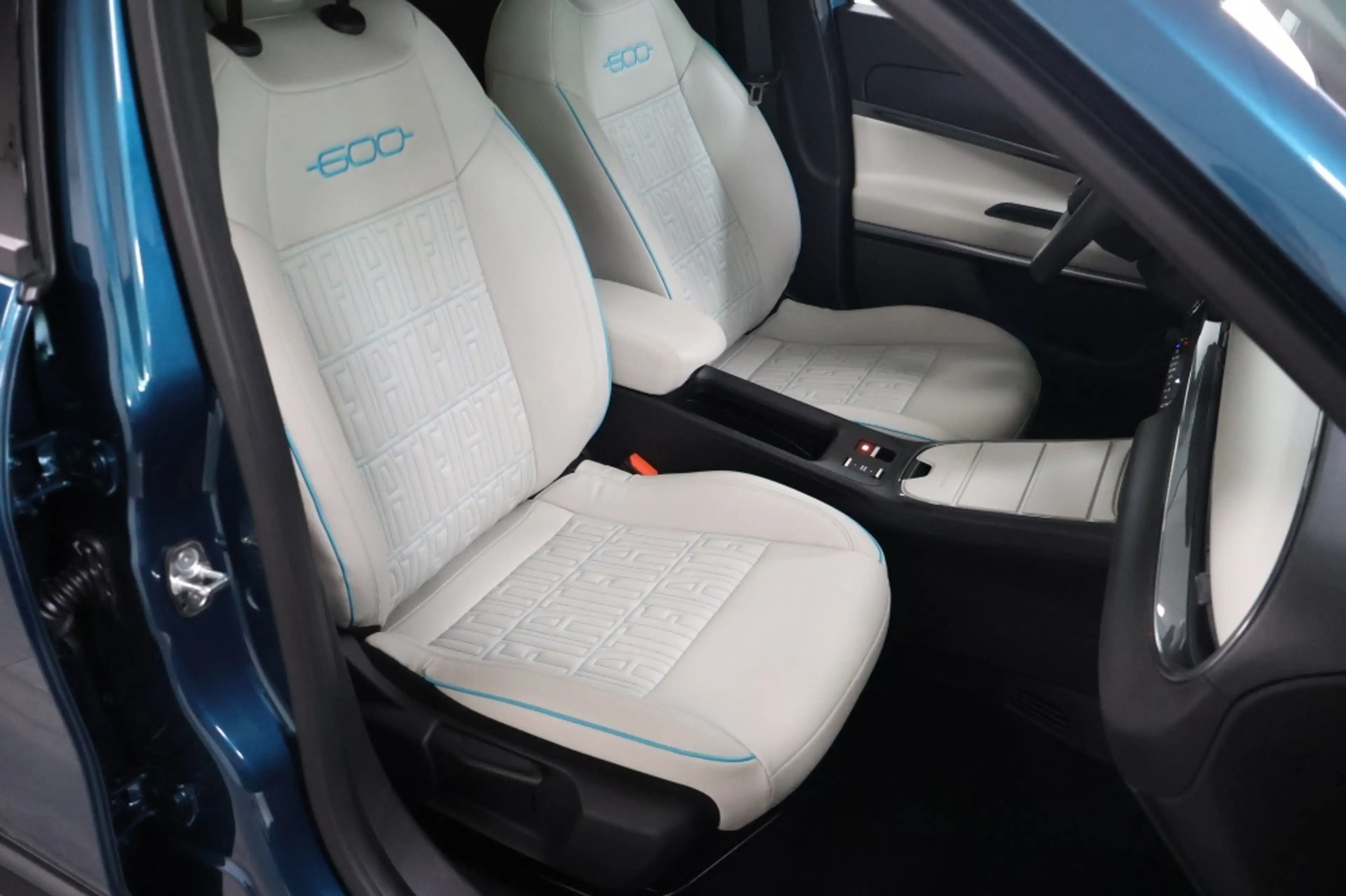 Fiat 600e La Prima 54 kWh — photo 13