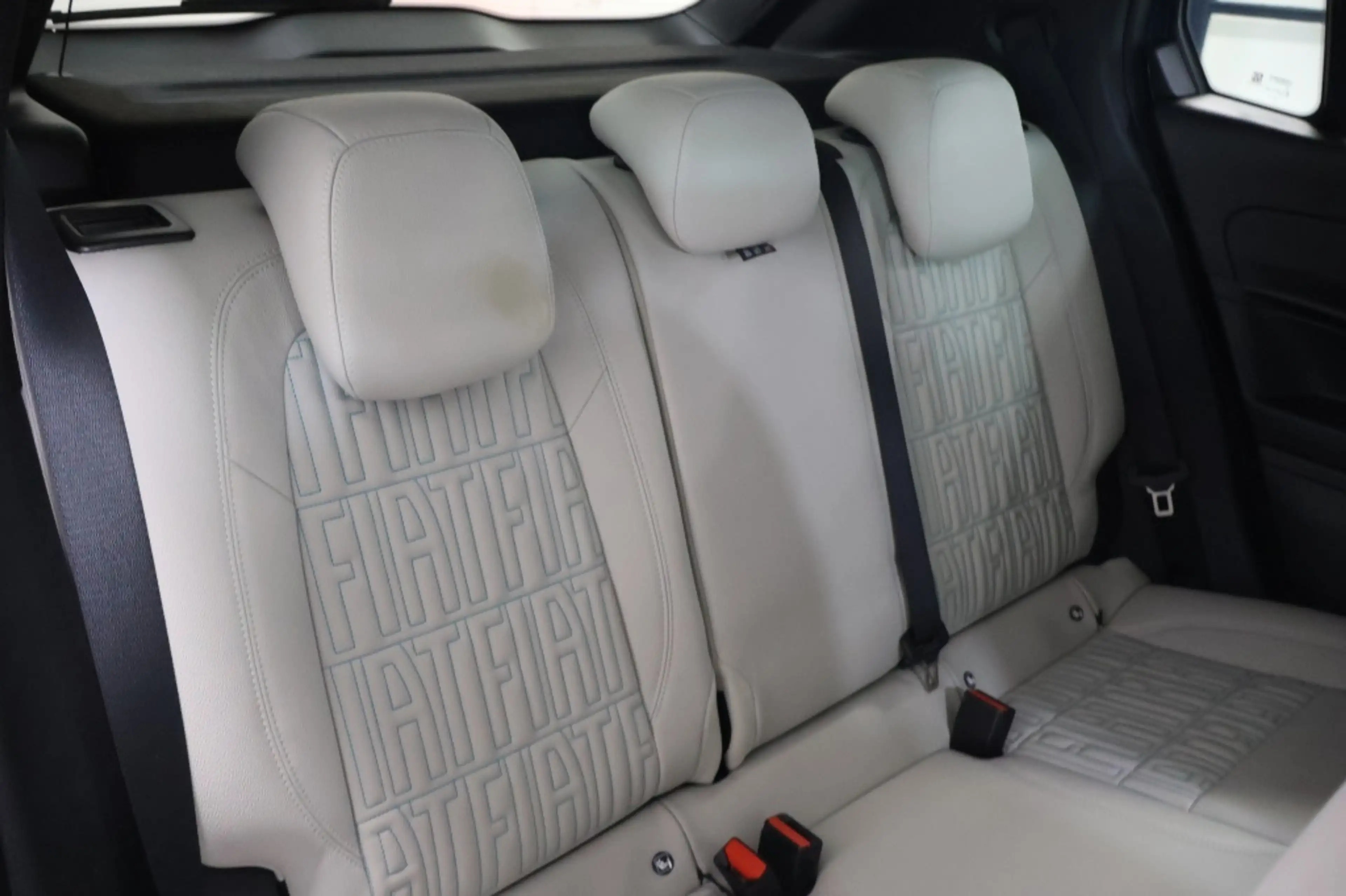 Fiat 600e La Prima 54 kWh — photo 15
