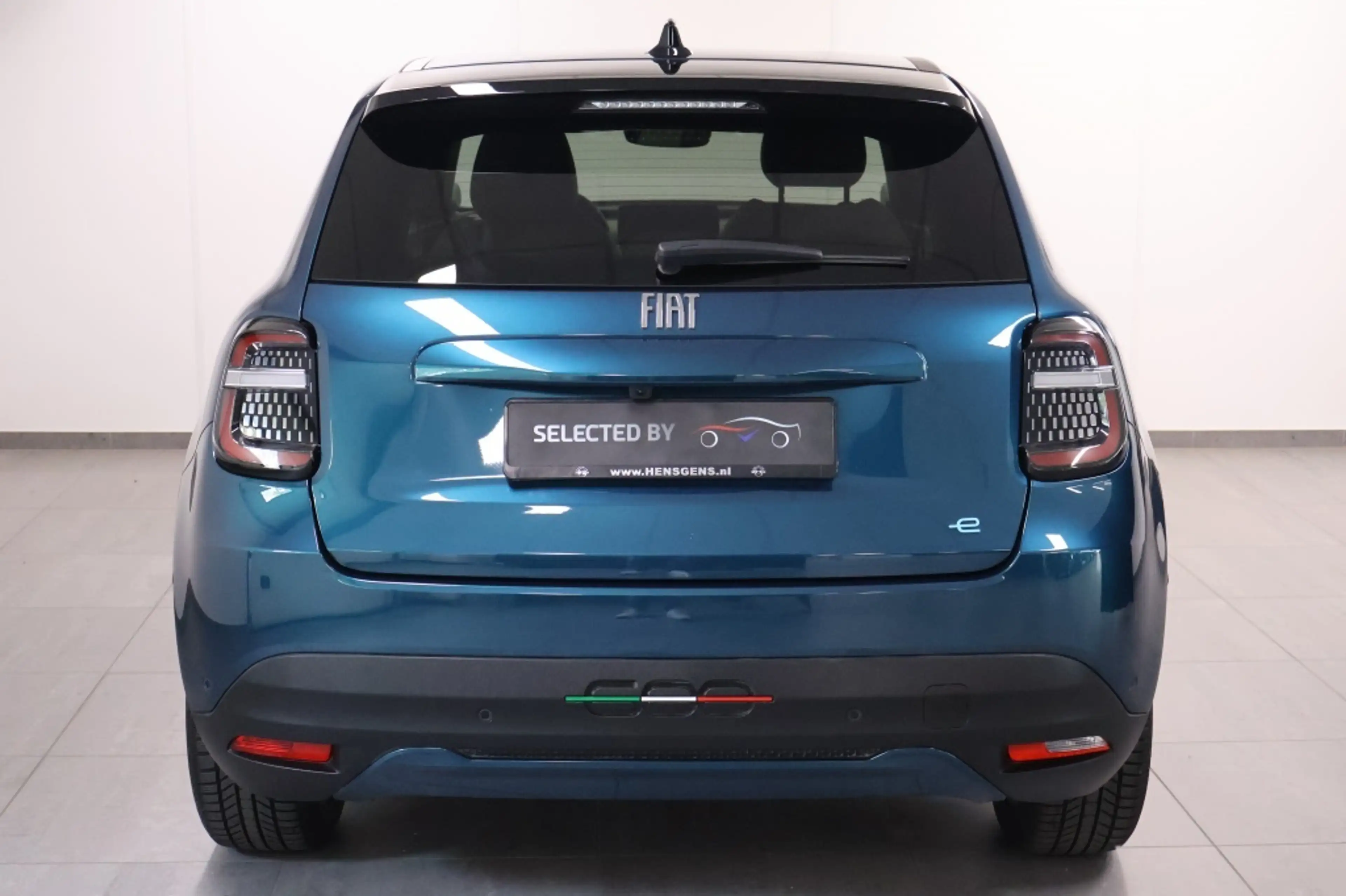 Fiat 600e La Prima 54 kWh — photo 4