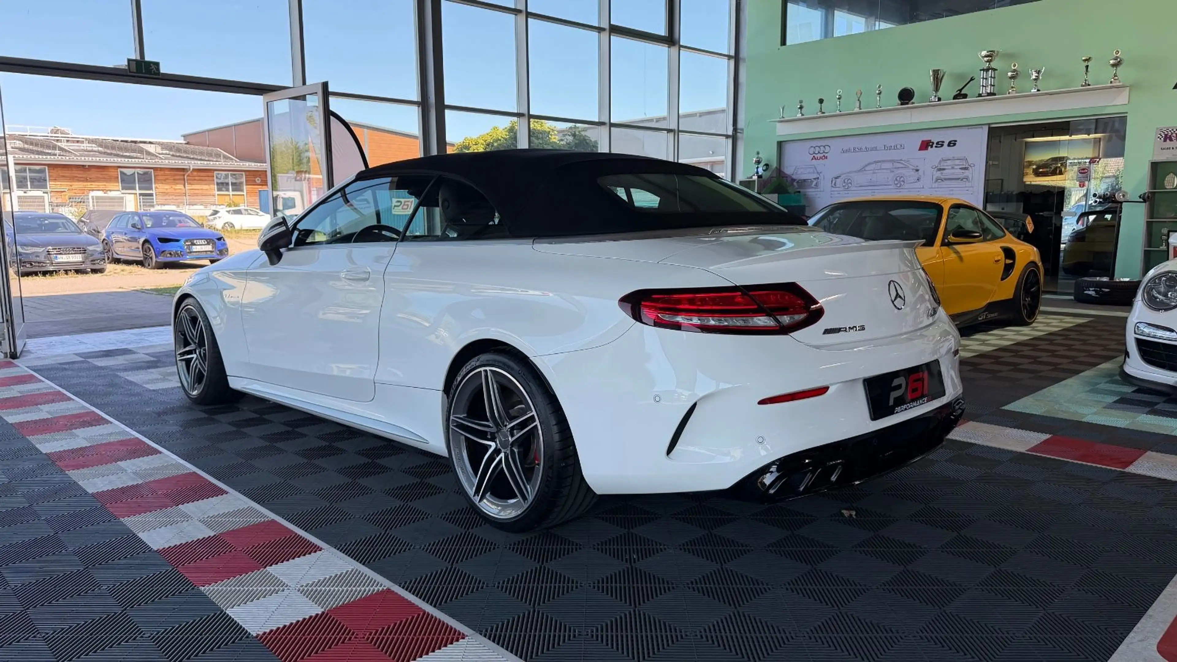 Mercedes-Benz C 63 AMG S Cabrio/Carbon/360/Sitzklima/Burmester — photo 4