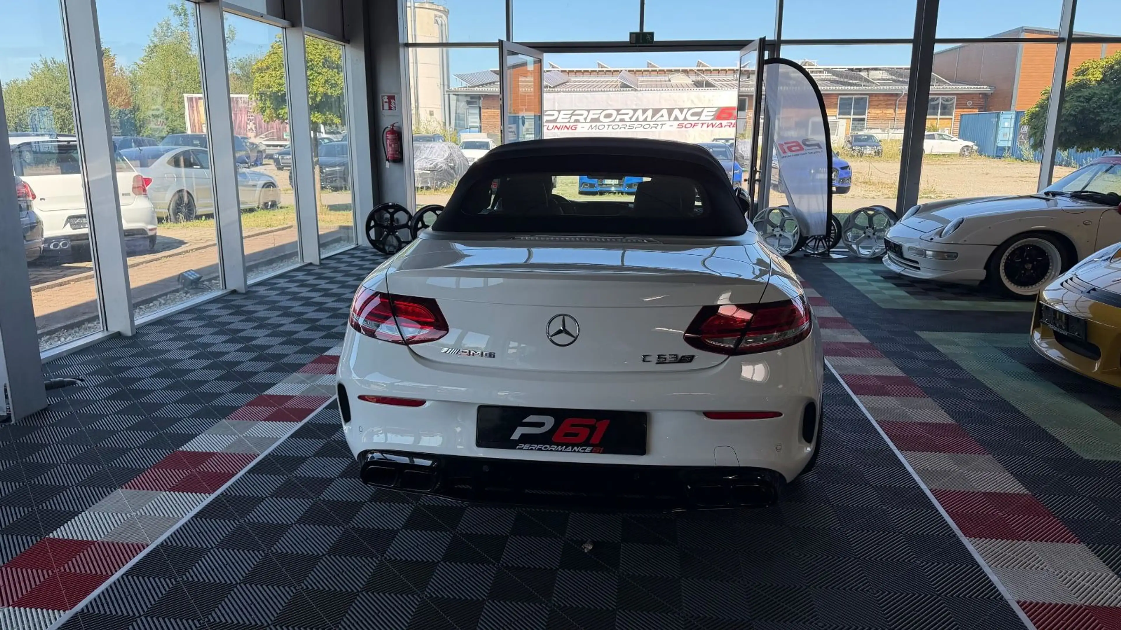 Mercedes-Benz C 63 AMG S Cabrio/Carbon/360/Sitzklima/Burmester — photo 3
