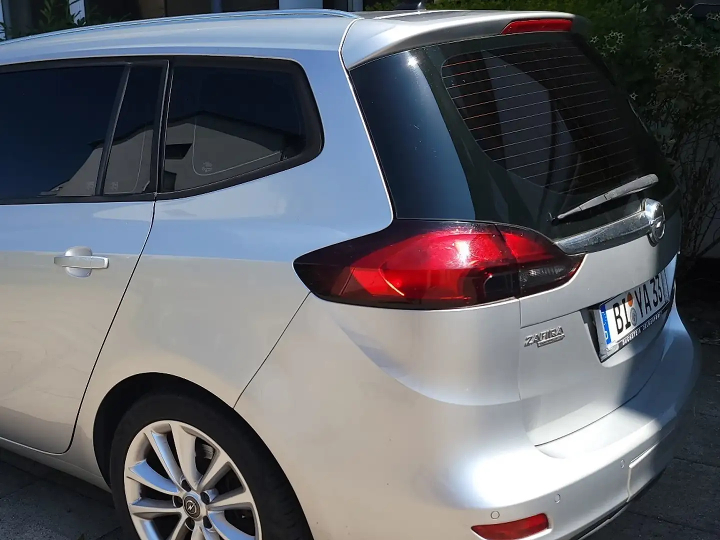 Opel Zafira Tourer 2.0 CDTI ecoFLEX Start/Stop Edition - 2