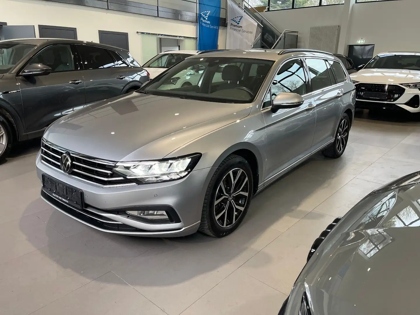 Volkswagen Passat Variant Passat Business 2.0 TDI DSG ACC/LED/KAMERA/4 S Silber - 1