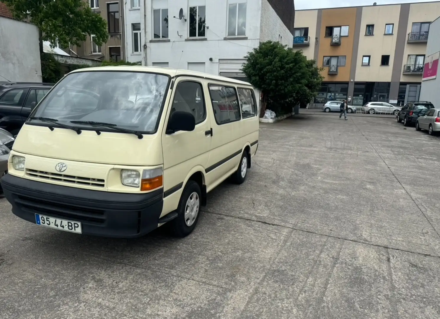 Toyota Hiace 2.4 D Luxe Bianco - 1