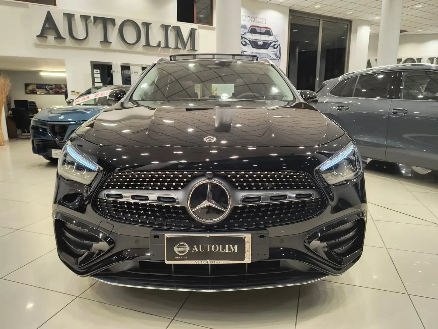 Mercedes-Benz GLA 200 AMG line + Tetto Apribile Nero - 2