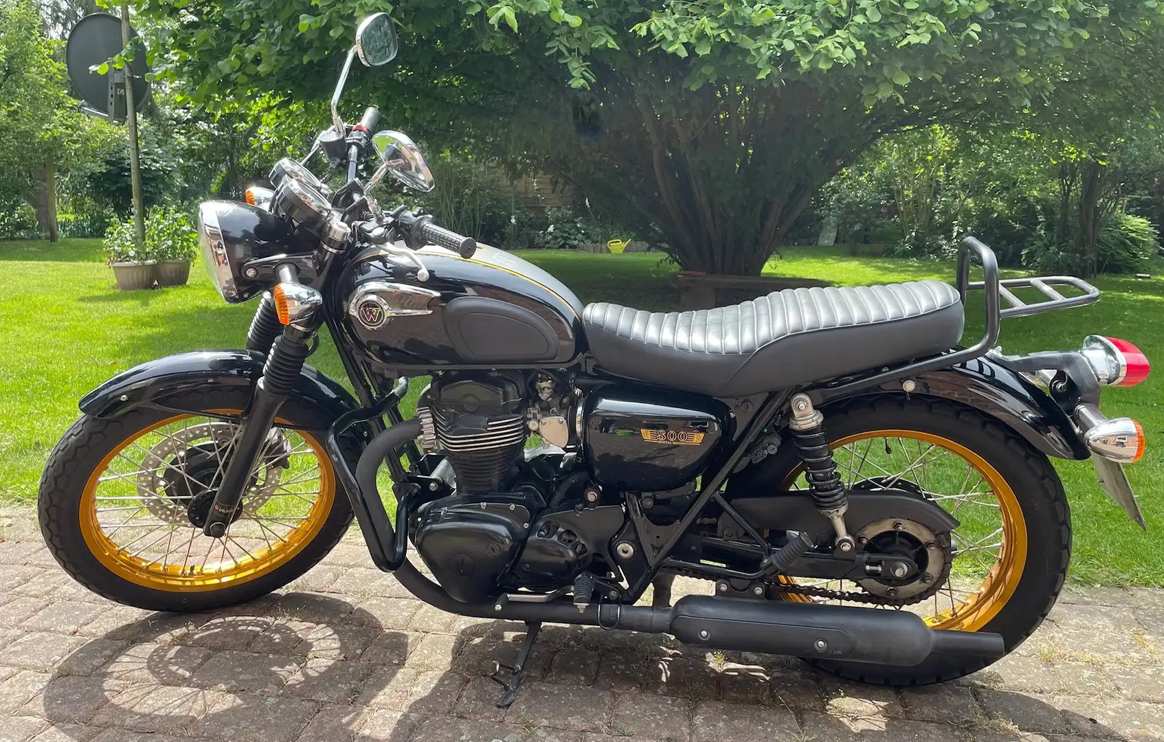 Kawasaki W 800 Schwarz - 1