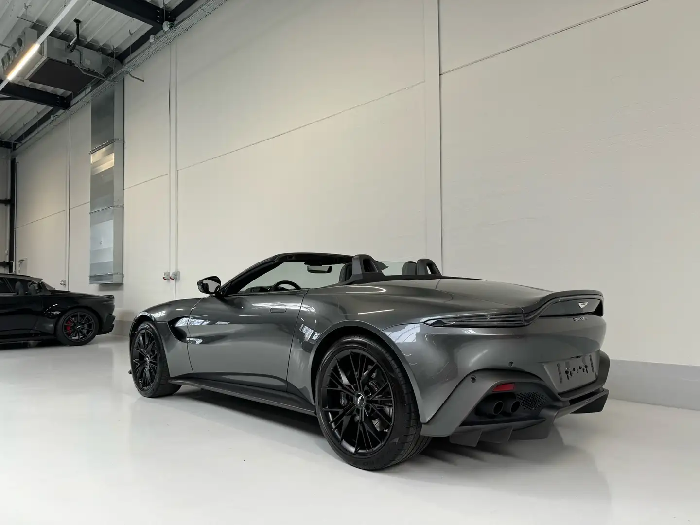 Aston Martin Vantage Roadster Grey - 2