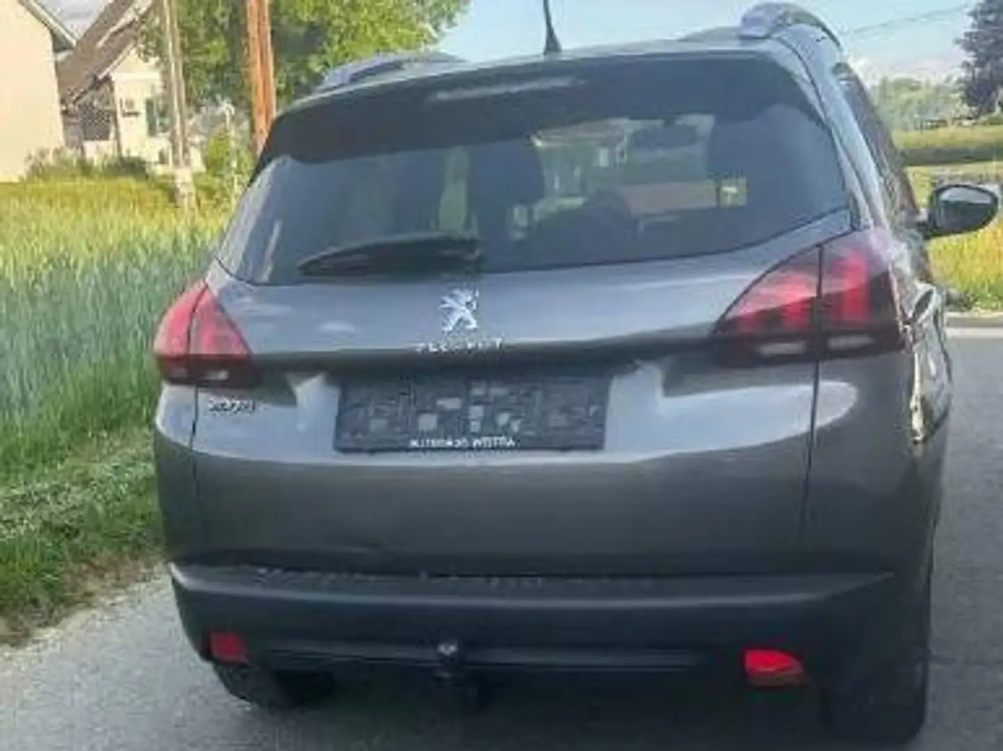 Peugeot 2008 2008 1,2 PureTech Style Style Grau - 2