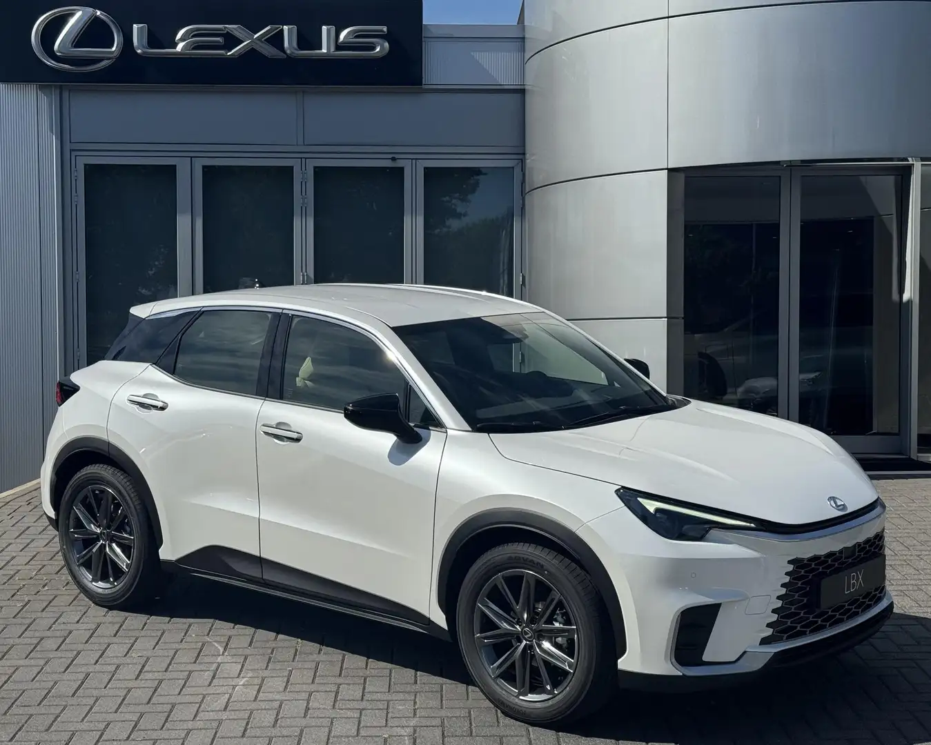 lexus lbx
