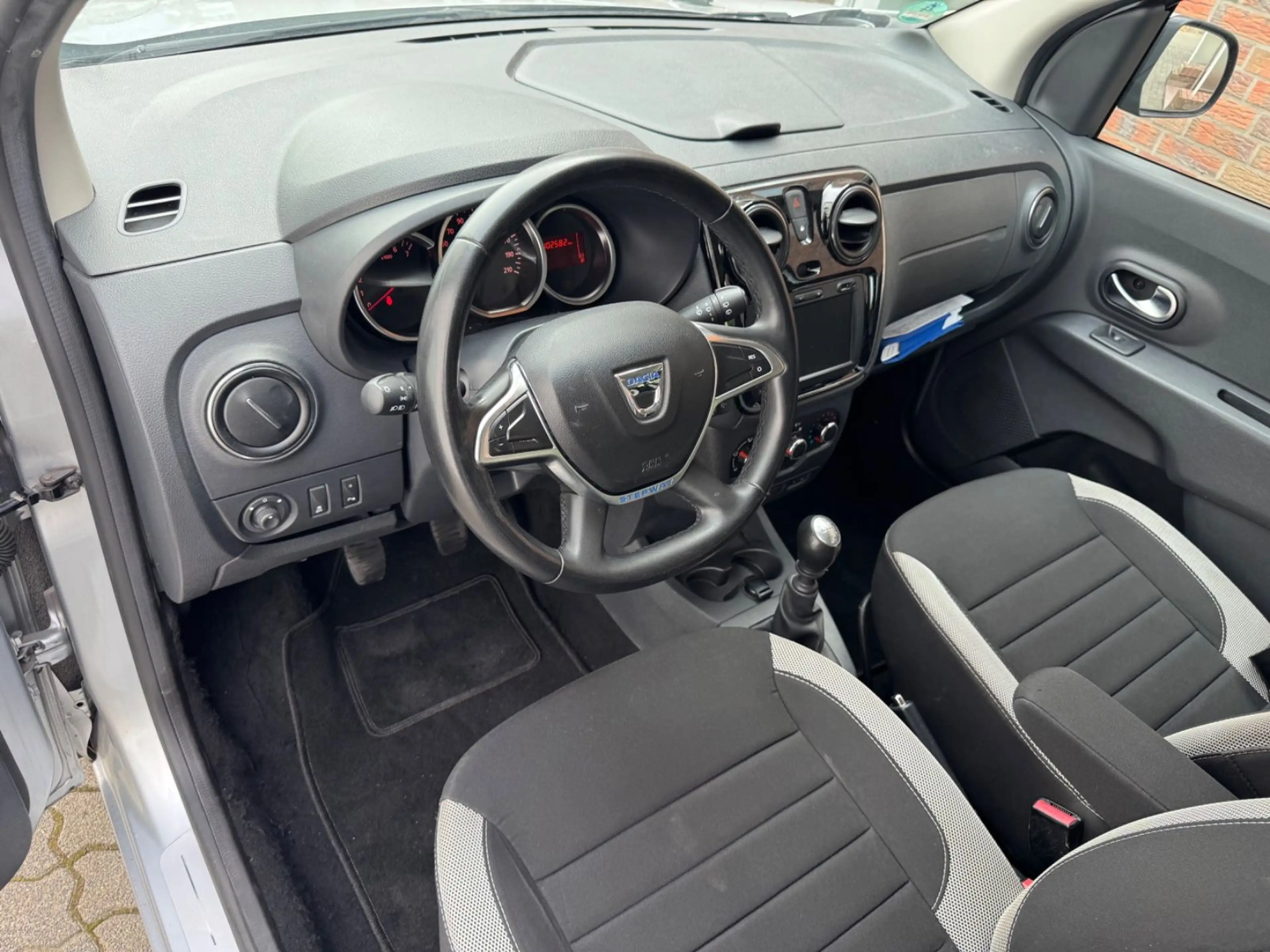 Dacia Lodgy Stepway Plus*Garantie*PDC*7-Sitzer*1-Hand* — photo 8