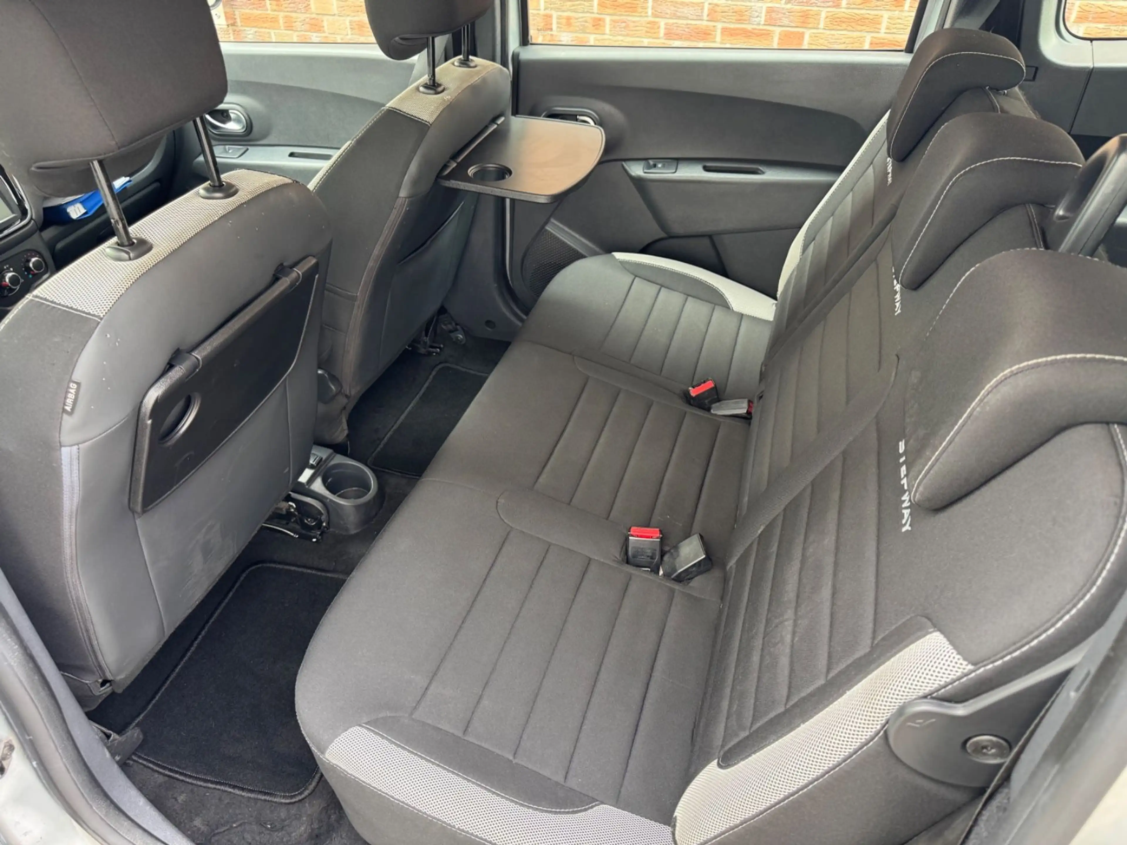 Dacia Lodgy Stepway Plus*Garantie*PDC*7-Sitzer*1-Hand* — photo 11