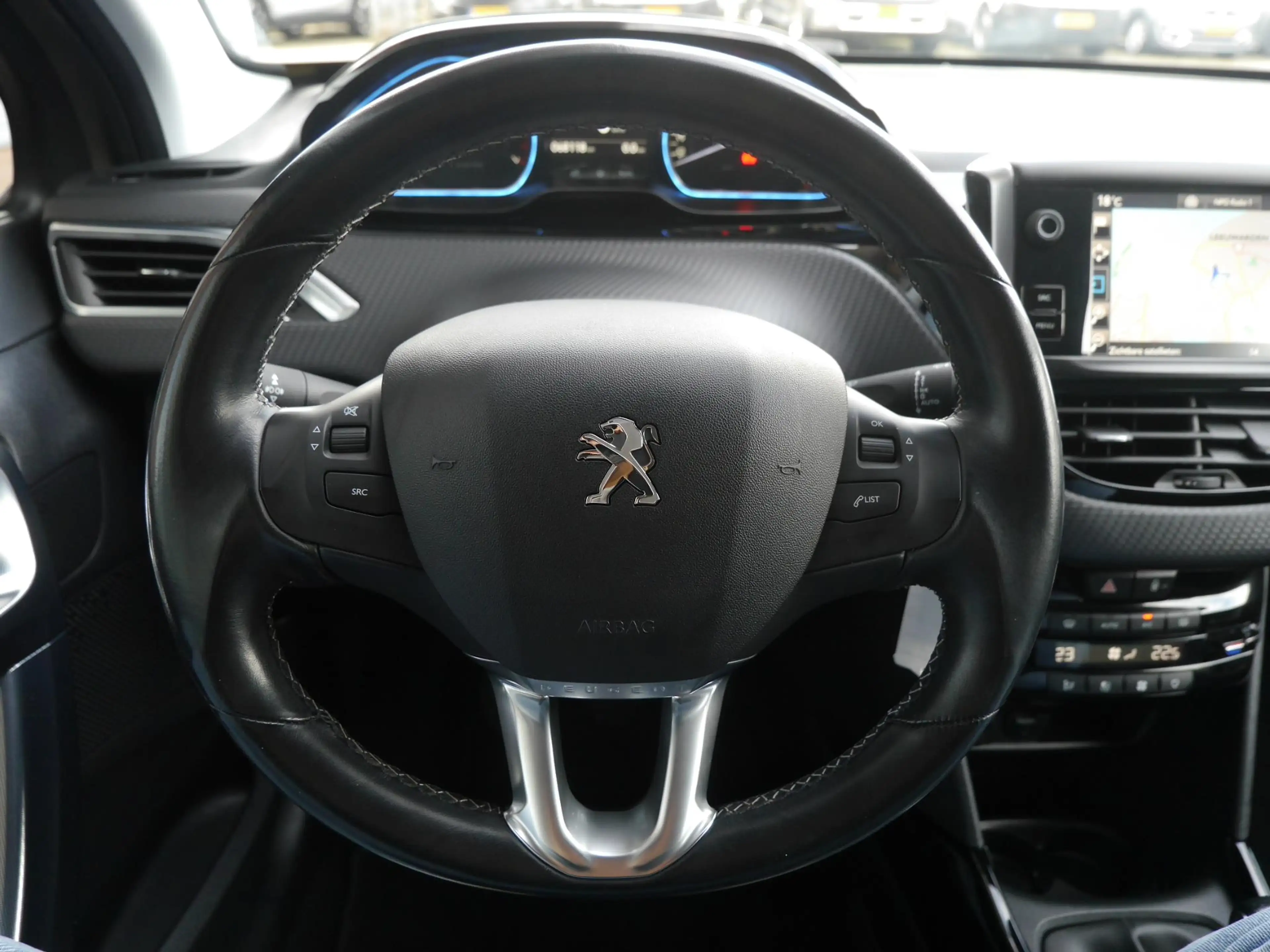 Peugeot 2008 1.2 PureTech Allure | Apple Carplay | Navigatie | — photo 14