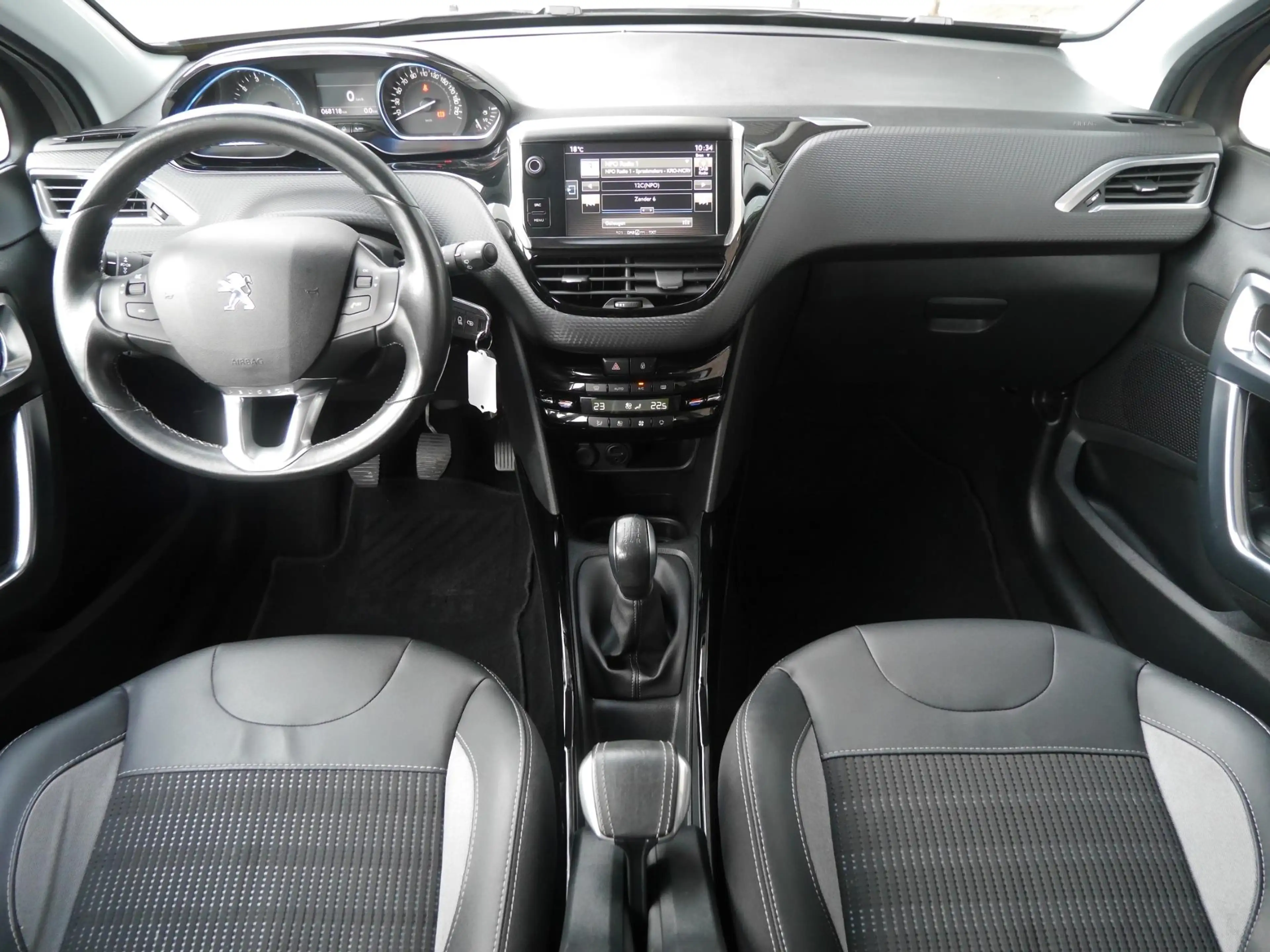 Peugeot 2008 1.2 PureTech Allure | Apple Carplay | Navigatie | — photo 13