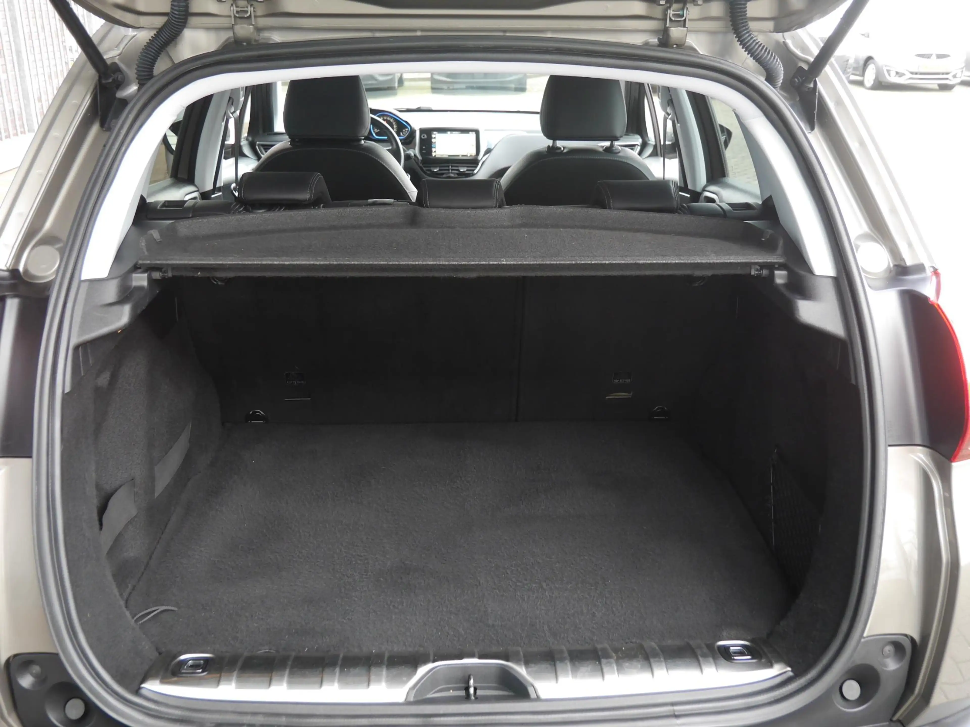 Peugeot 2008 1.2 PureTech Allure | Apple Carplay | Navigatie | — photo 9
