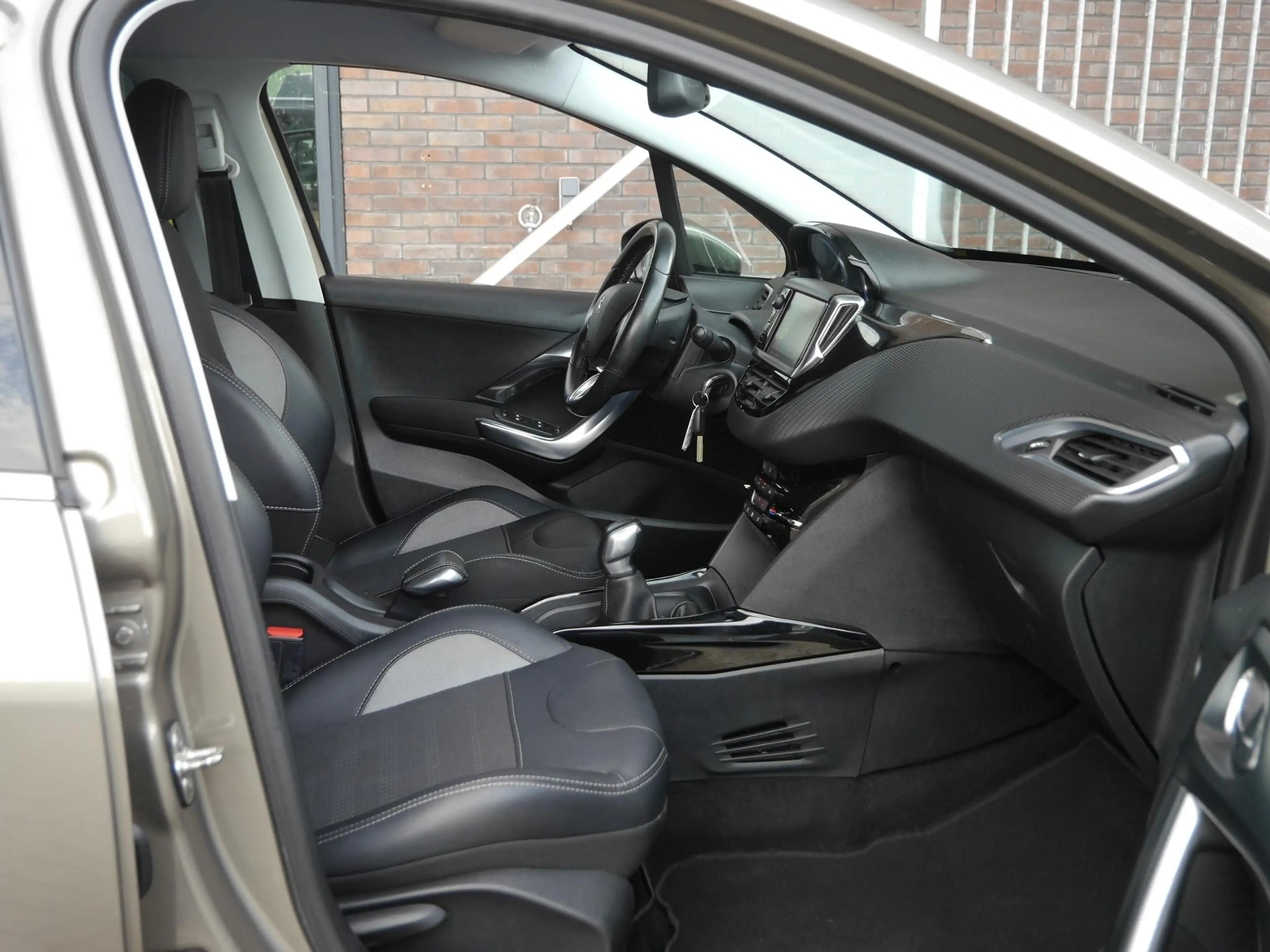 Peugeot 2008 1.2 PureTech Allure | Apple Carplay | Navigatie | — photo 7