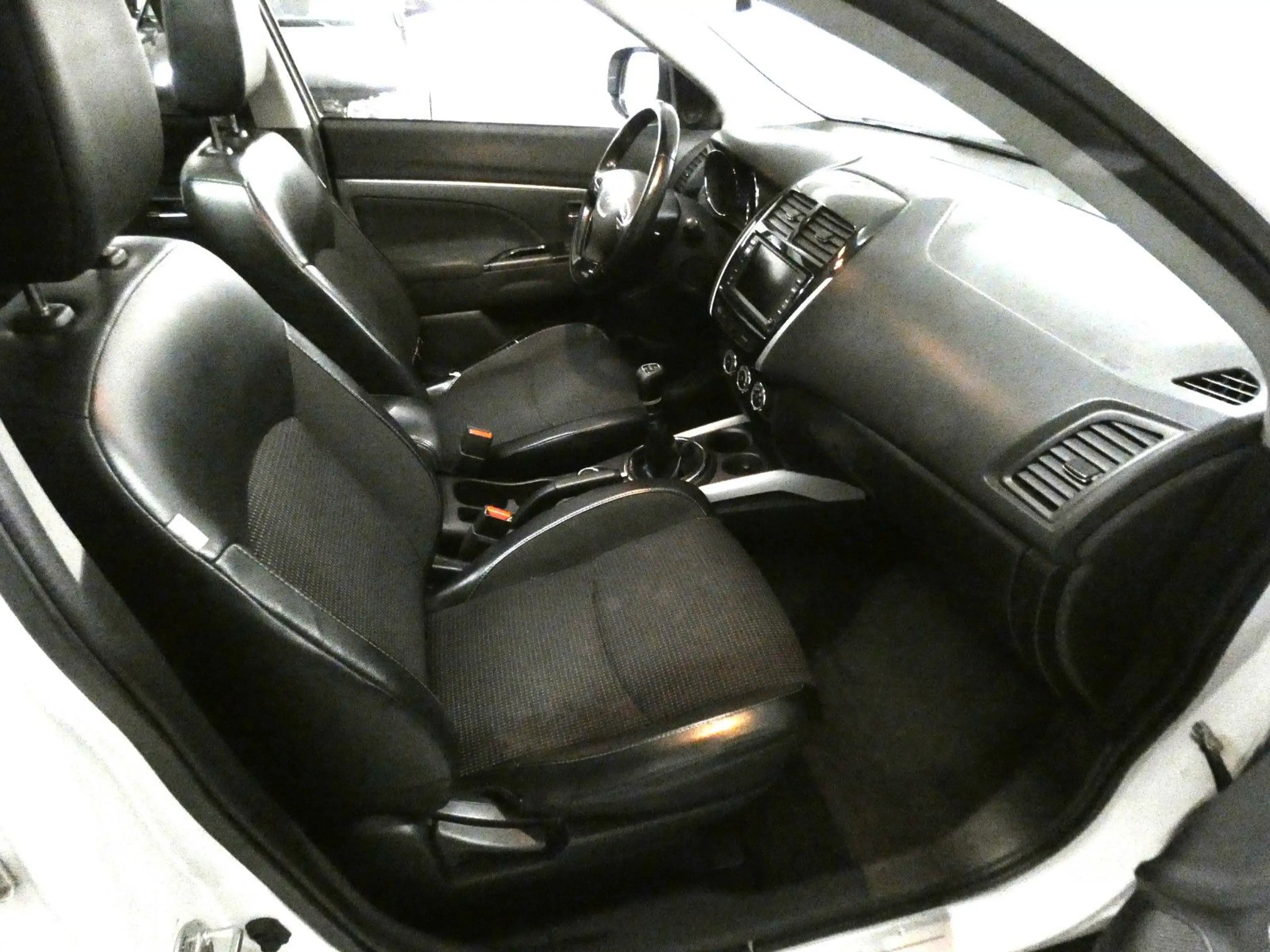 Peugeot 4008 Allure 4WD*NAVI*PDC*AHK*RFK* — photo 8
