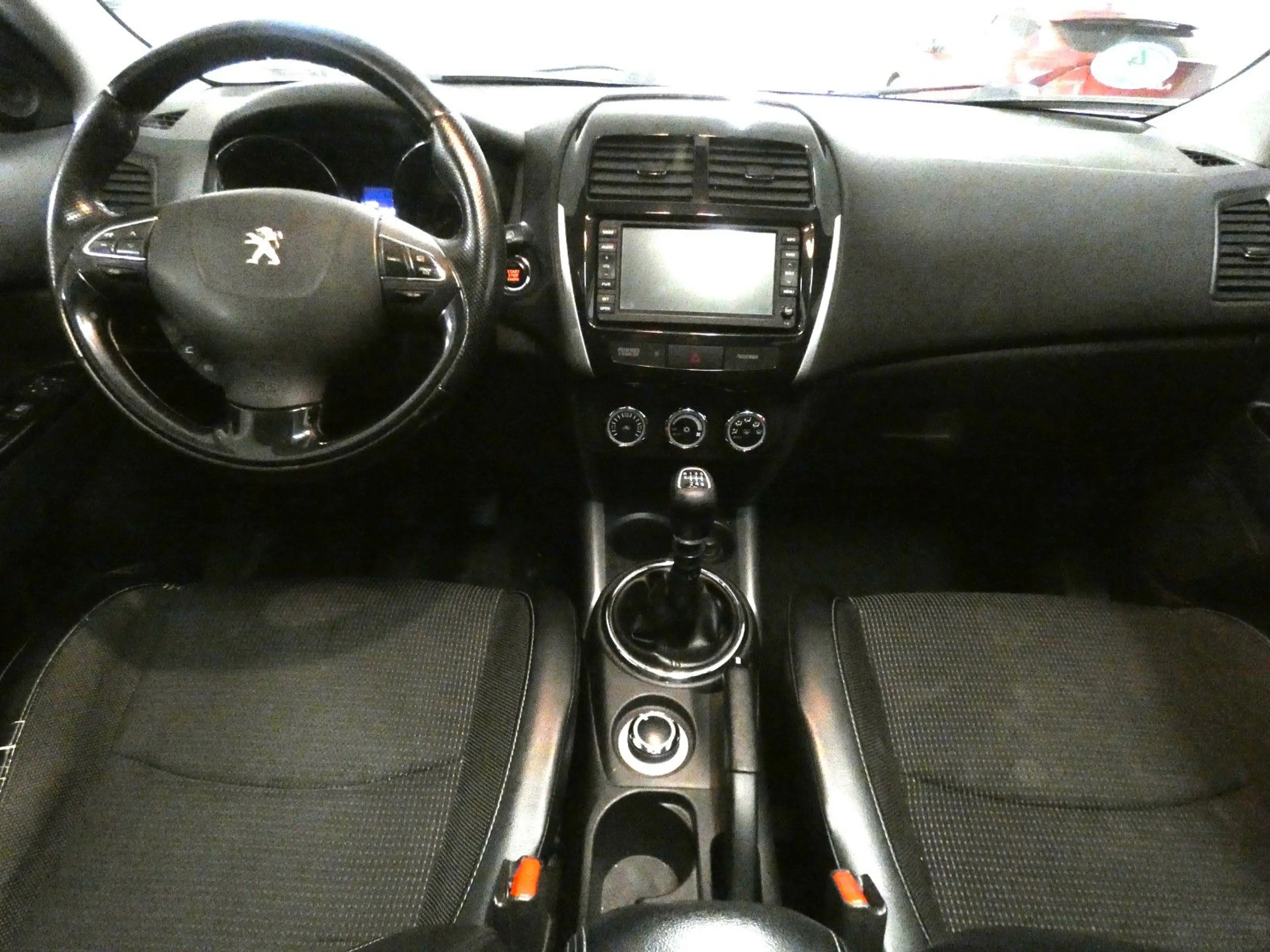 Peugeot 4008 Allure 4WD*NAVI*PDC*AHK*RFK* — photo 7