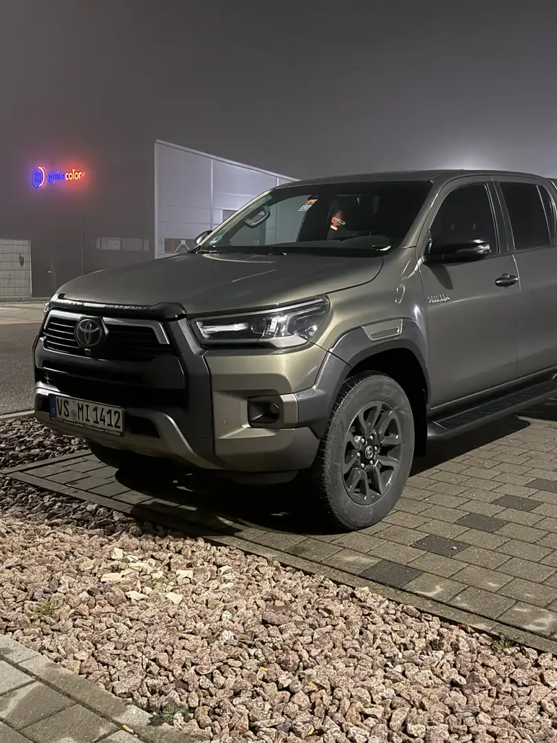 Toyota Hilux 4x4 Double Cab Autm. Executive - 2