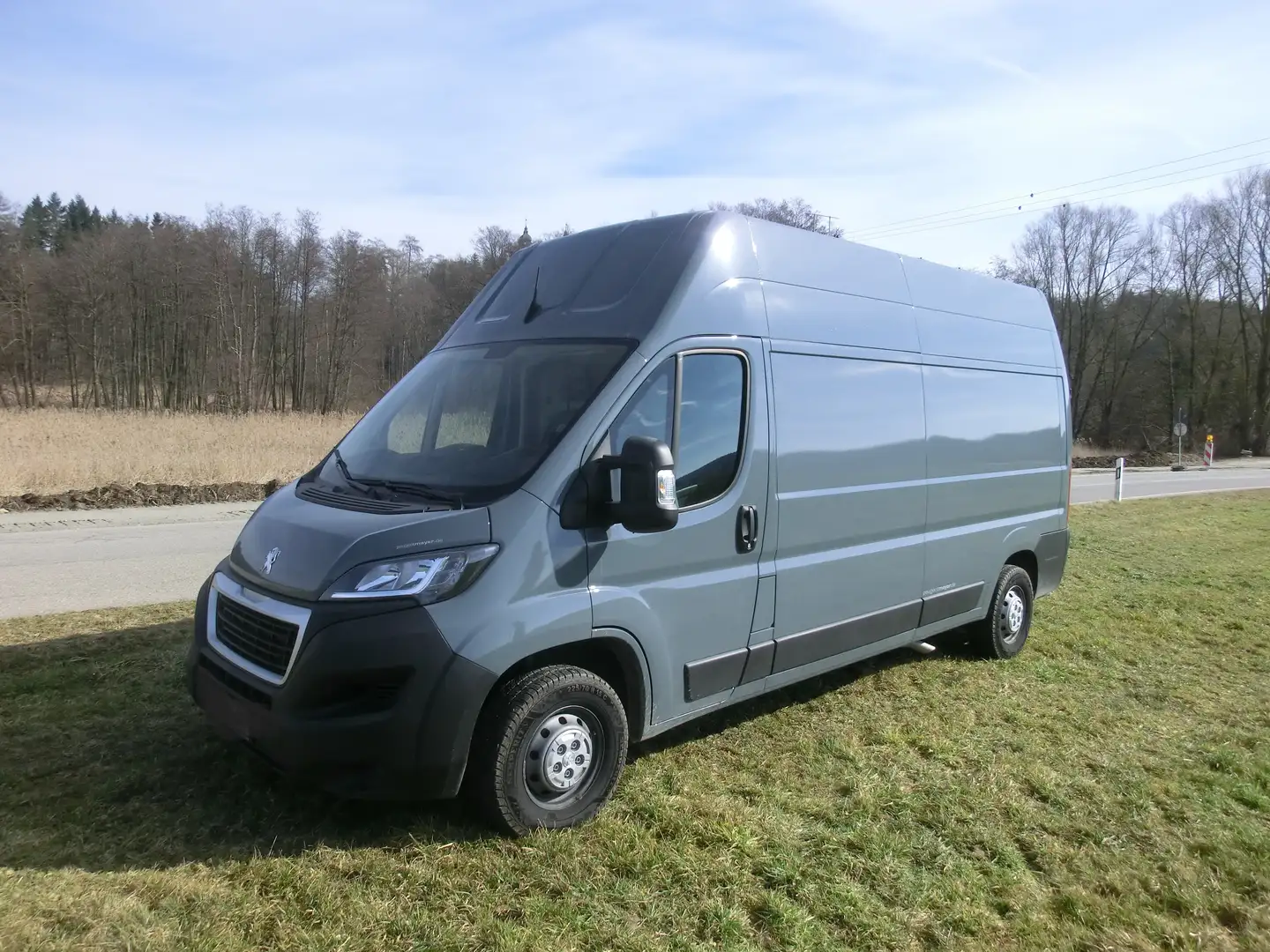 Peugeot Boxer Boxer Cargo Premium BlueHDi L3 H3 Portaltüren) Grau - 1