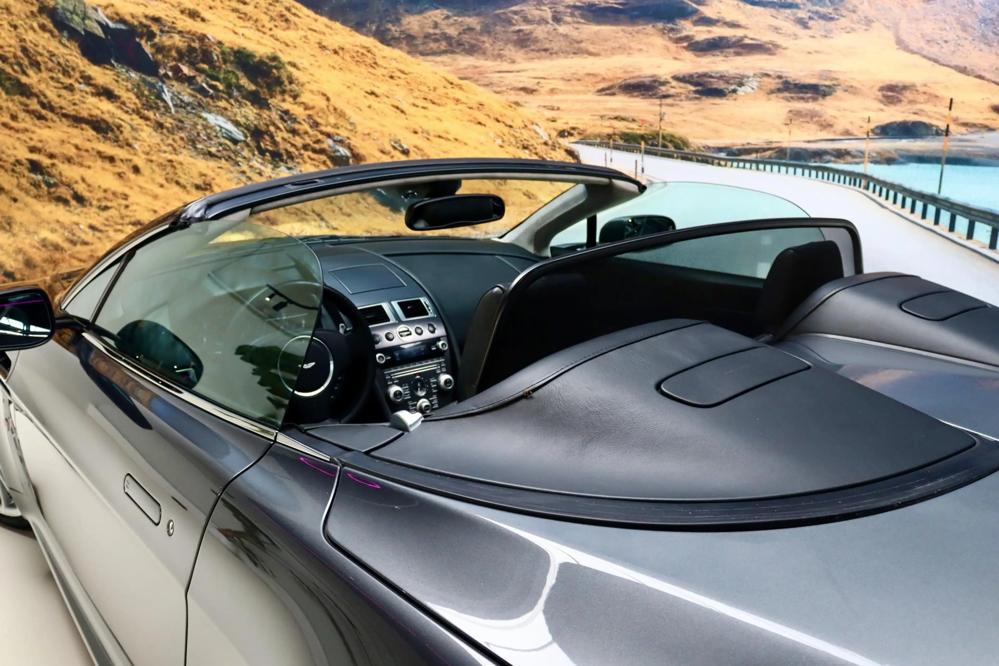 Aston Martin Vantage V8 Roadster 4.7 V8 — photo 7