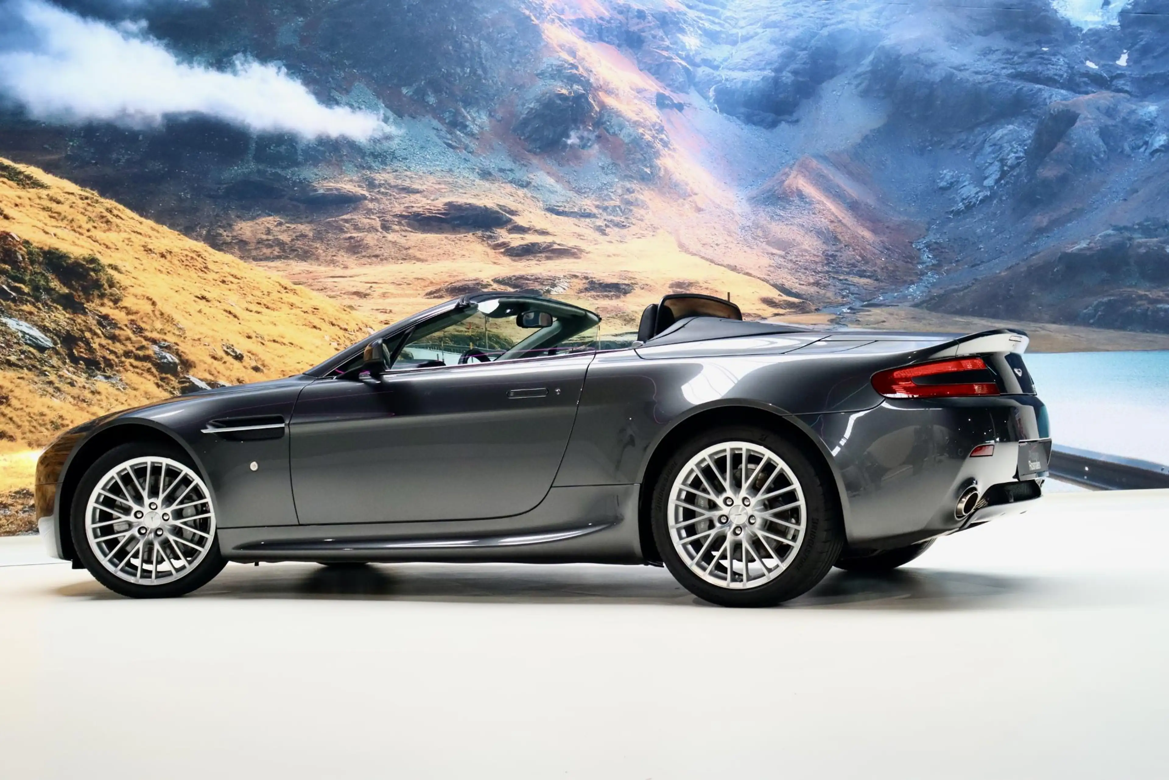 Aston Martin Vantage V8 Roadster 4.7 V8 — photo 5