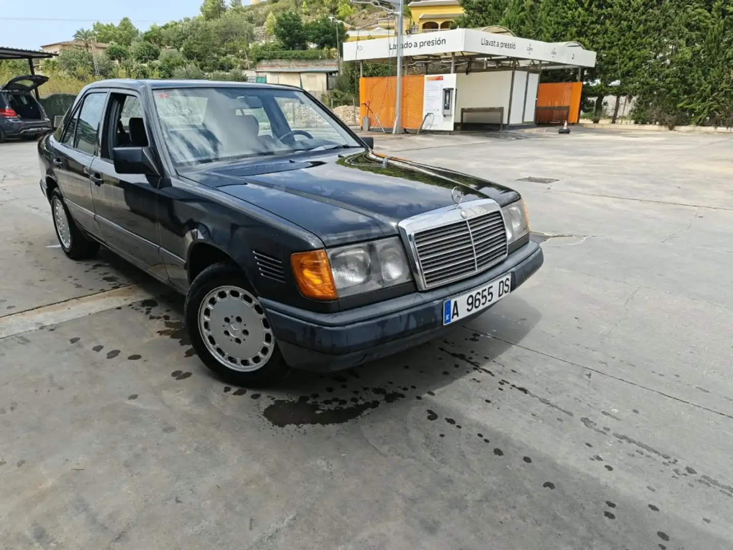 Mercedes-Benz 260 300D 4Matic Schwarz - 2