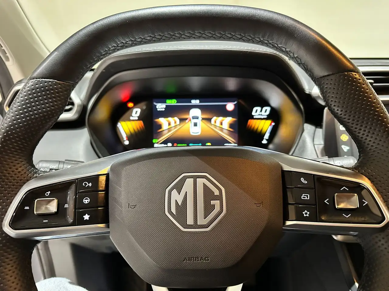 MG ZS 1.5 hybrid+ Luxury auto, миниатюра 8