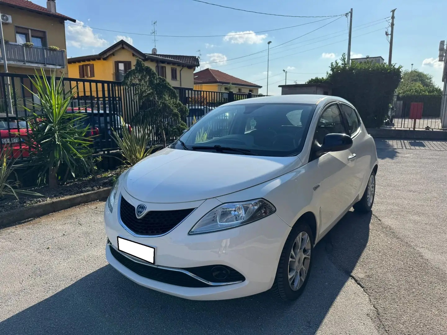 Lancia Ypsilon Ypsilon  1.2  Gold  69cv Bianco - 1