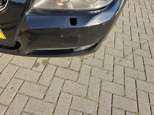BMW 3 Series view 3