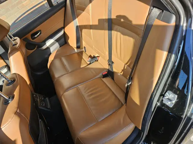 BMW 3 Series view 21