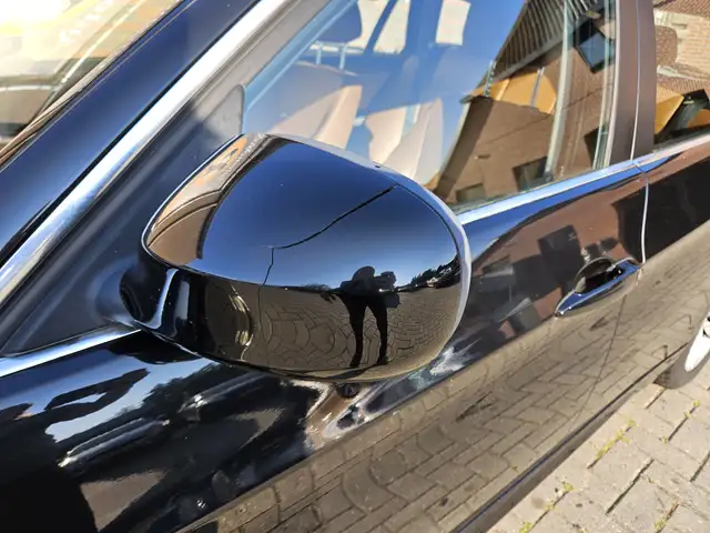 BMW 3 Series view 6