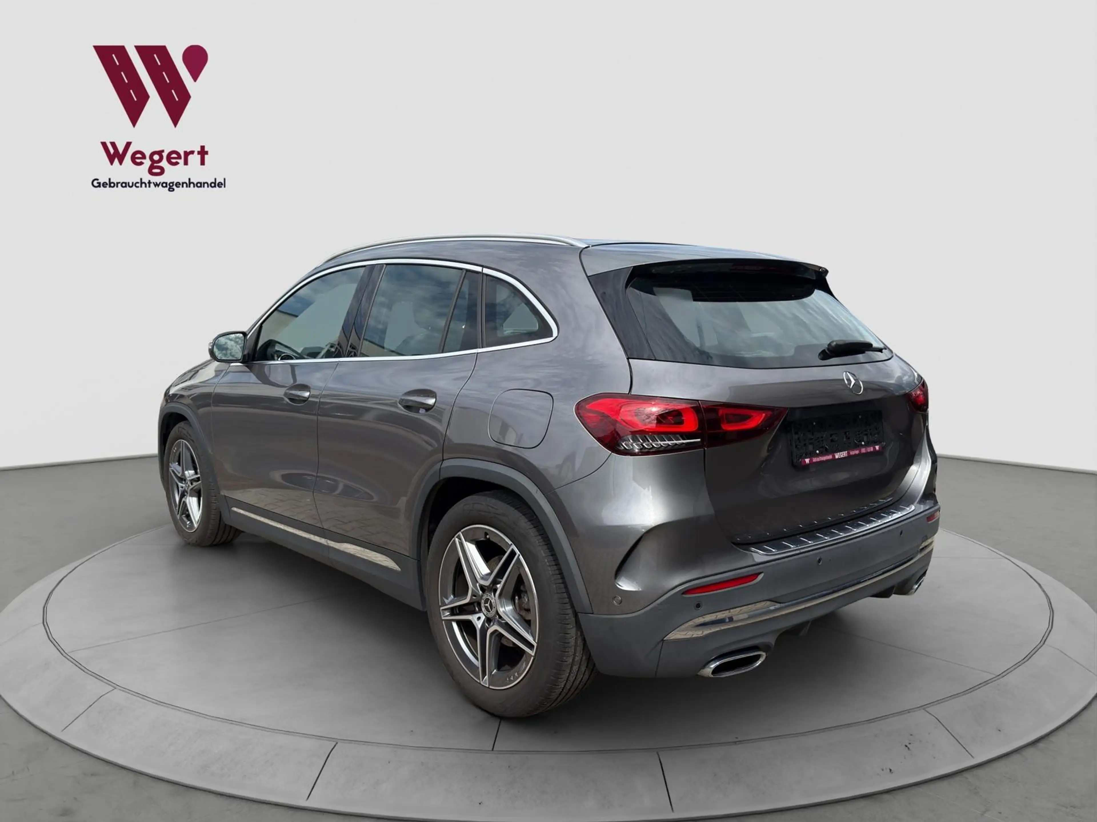 Mercedes-Benz GLA 200 *4MATIC*PANO*AHK*AMG*DISTRO*CARPLAY*360* — photo 13